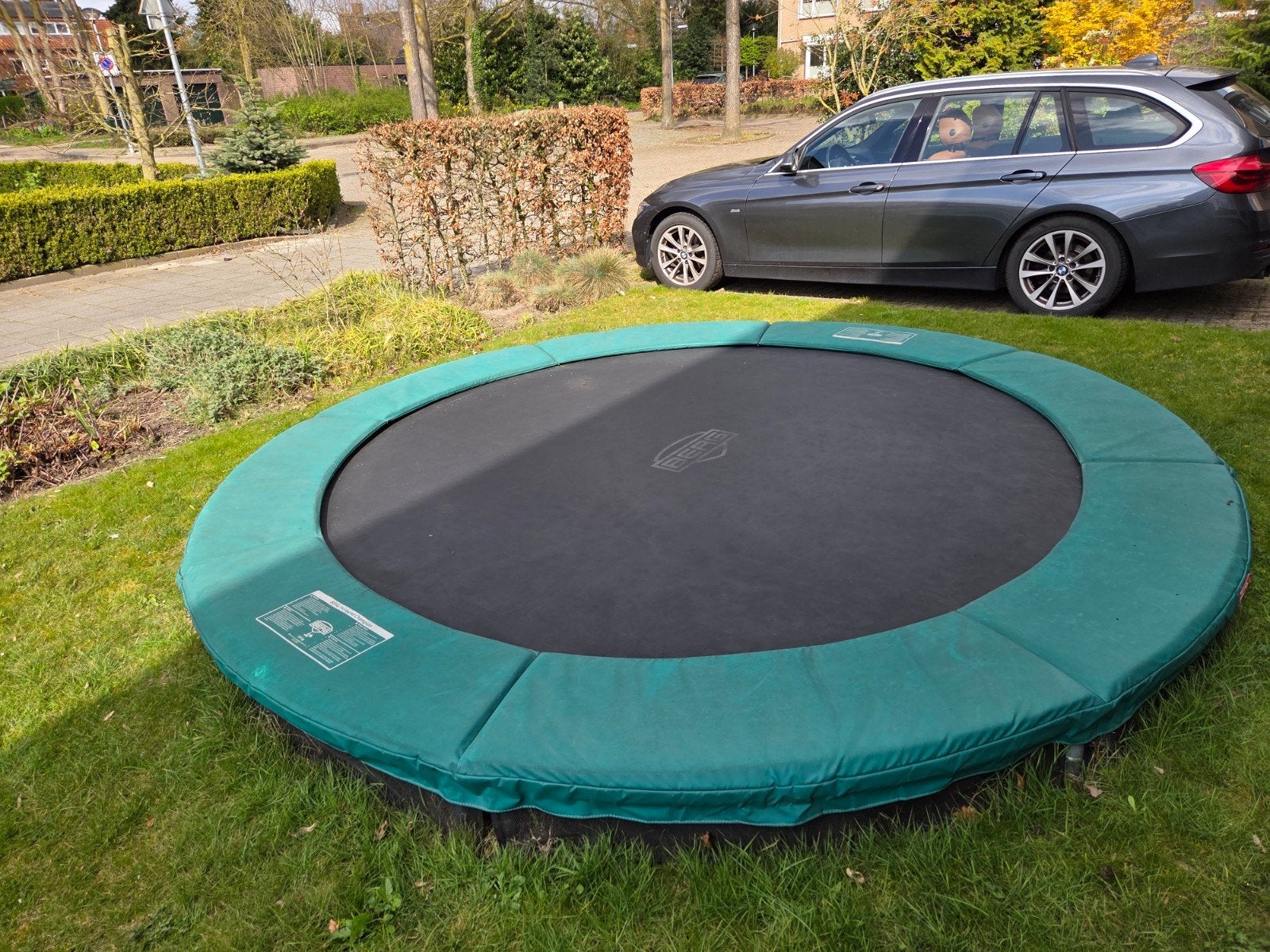 BERG InGround Champion 330 (11 ft) Trampoline, Ophalen, Gebruikt