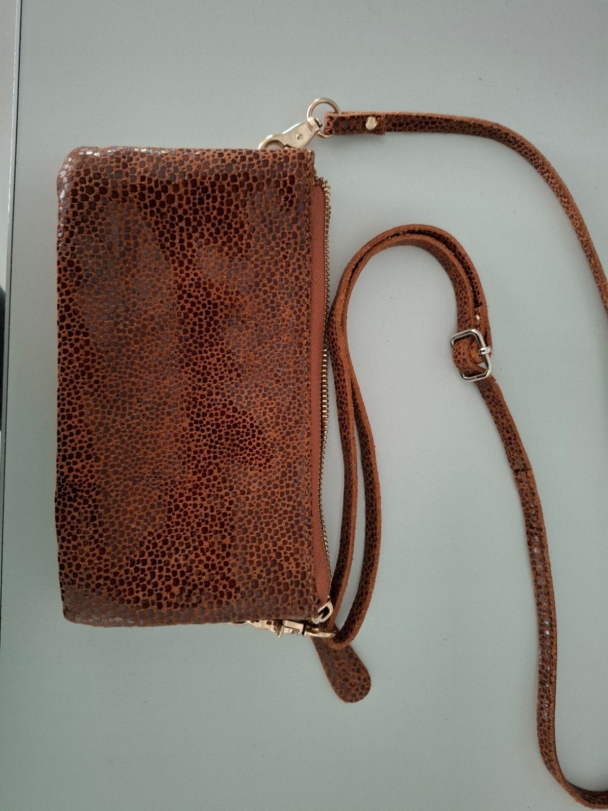 Graffity Paris  - Crossover tas  van 100% rundleer, Sieraden, Tassen en Uiterlijk, Ophalen of Verzenden, Nieuw, Bruin, Schoudertasje