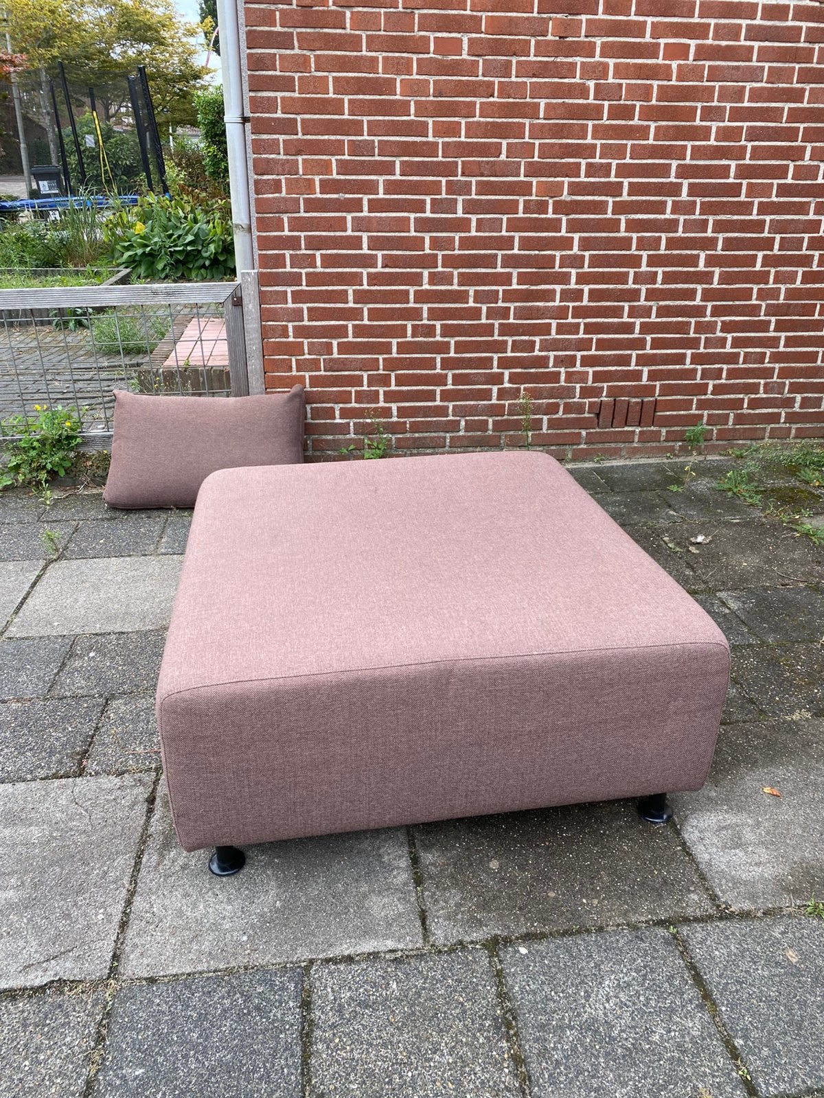 Poef met kussen afmeting 97 cm X 103 cm, Ophalen, Zo goed als nieuw, Rechthoekig, 75 tot 100 cm