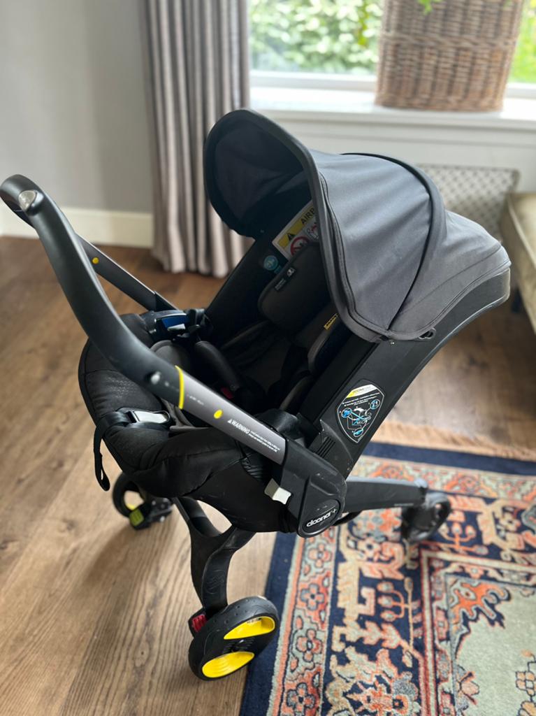 Doona X / maxi cosi / autostoel + isofix, Ophalen, Zo goed als nieuw, Maxi-Cosi