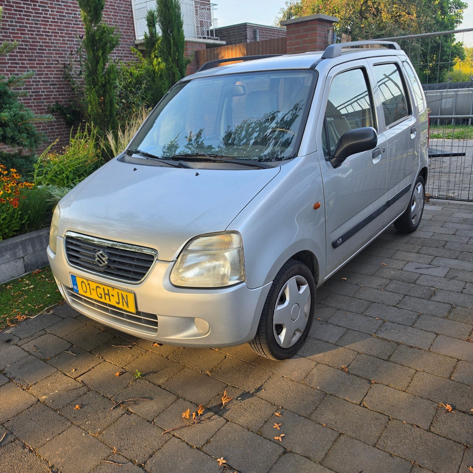 Suzuki Wagon R+ 1.3 2000 Grijs, Voorwielaandrijving, 31 €/maand, 4 cilinders, Origineel Nederlands