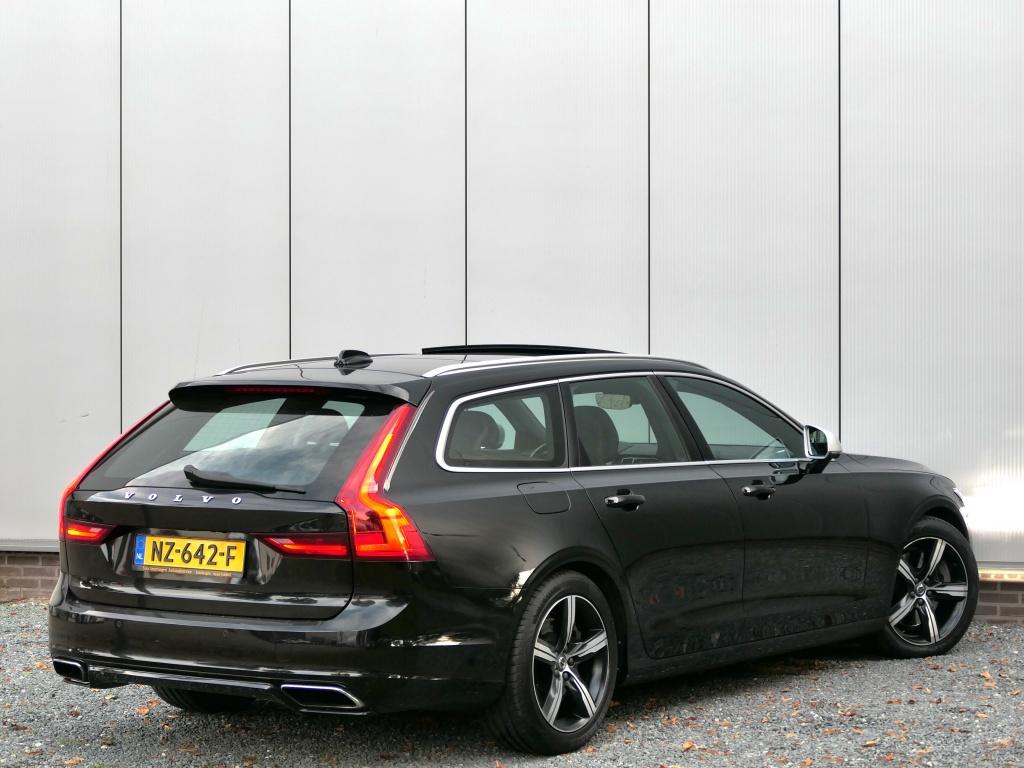 Volvo V90 T5 R-Design Panoramadak / Trekhaak / Pilot assist, Auto's, Automaat, 4 cilinders, 1969 cc, Zwart