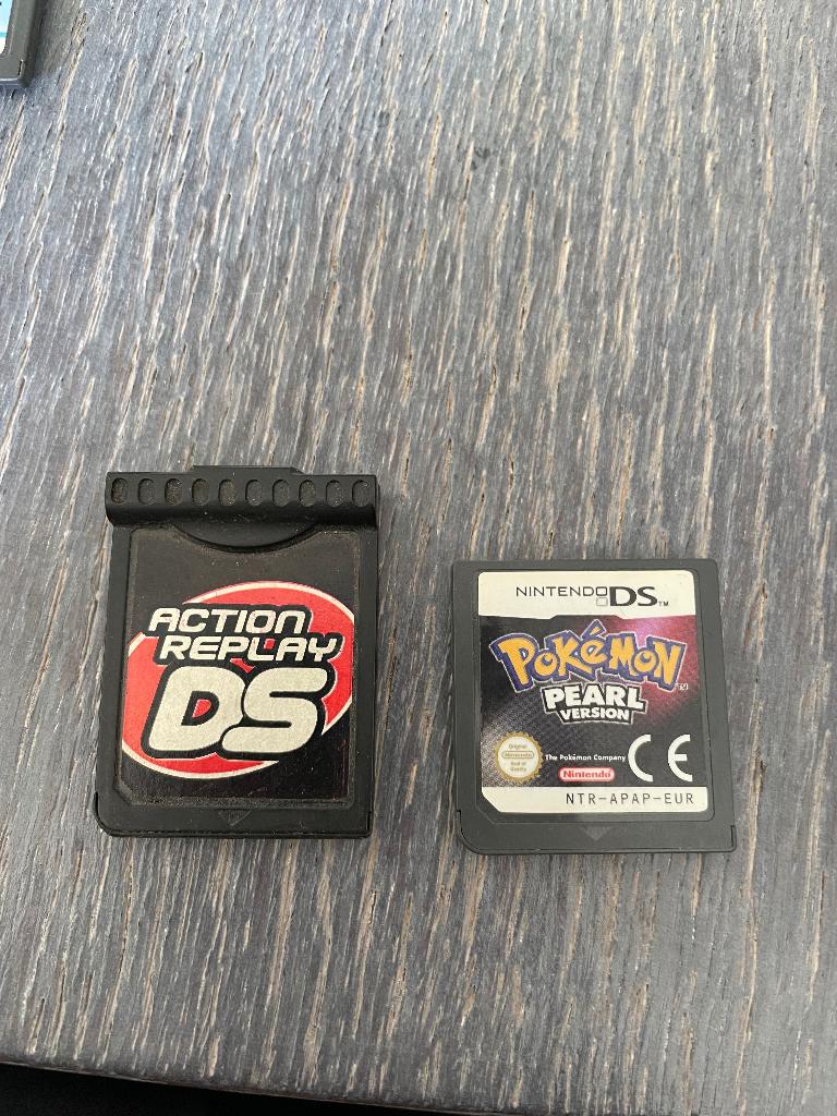 Pokemon Pearl + Action Replay DS, Spelcomputers en Games, Games | Nintendo DS, Avontuur en Actie, Gebruikt, 1 speler, Ophalen of Verzenden