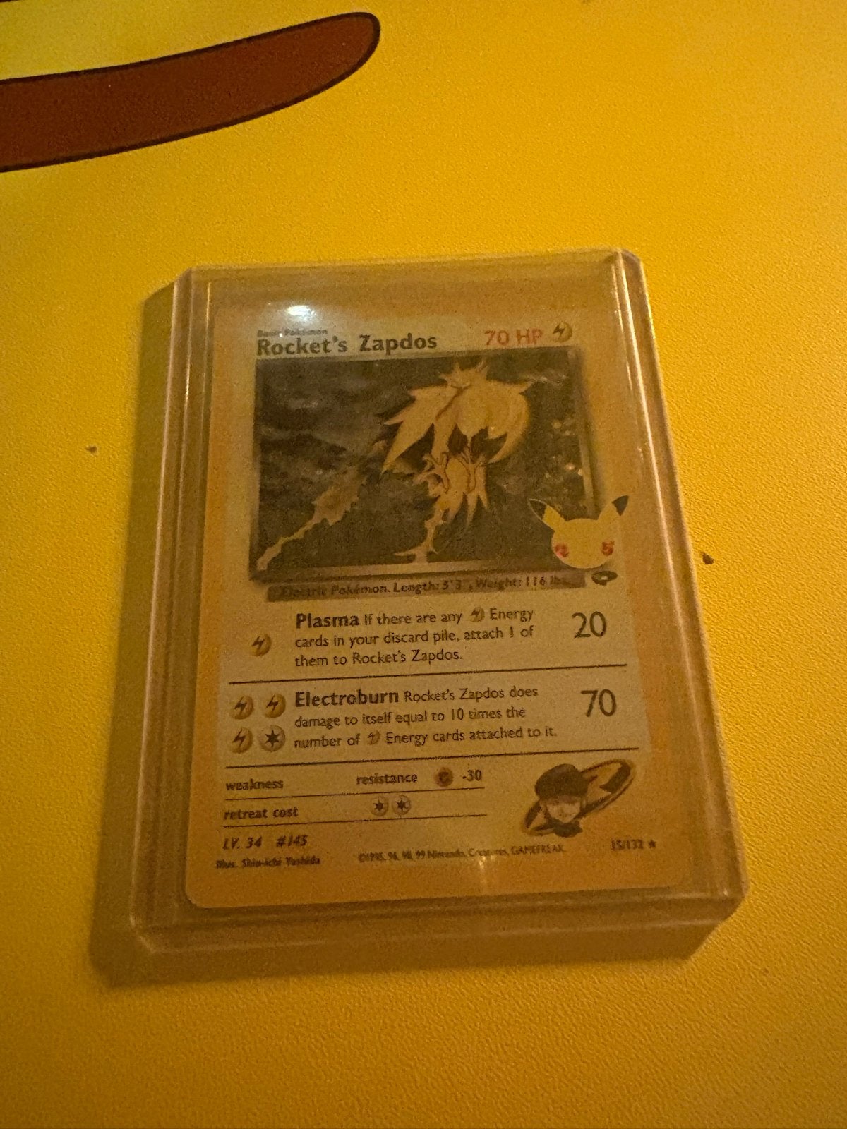 Rocket's Zapdos Pokémon kaart - Celebrations, Ophalen of Verzenden, Zo goed als nieuw, Losse kaart
