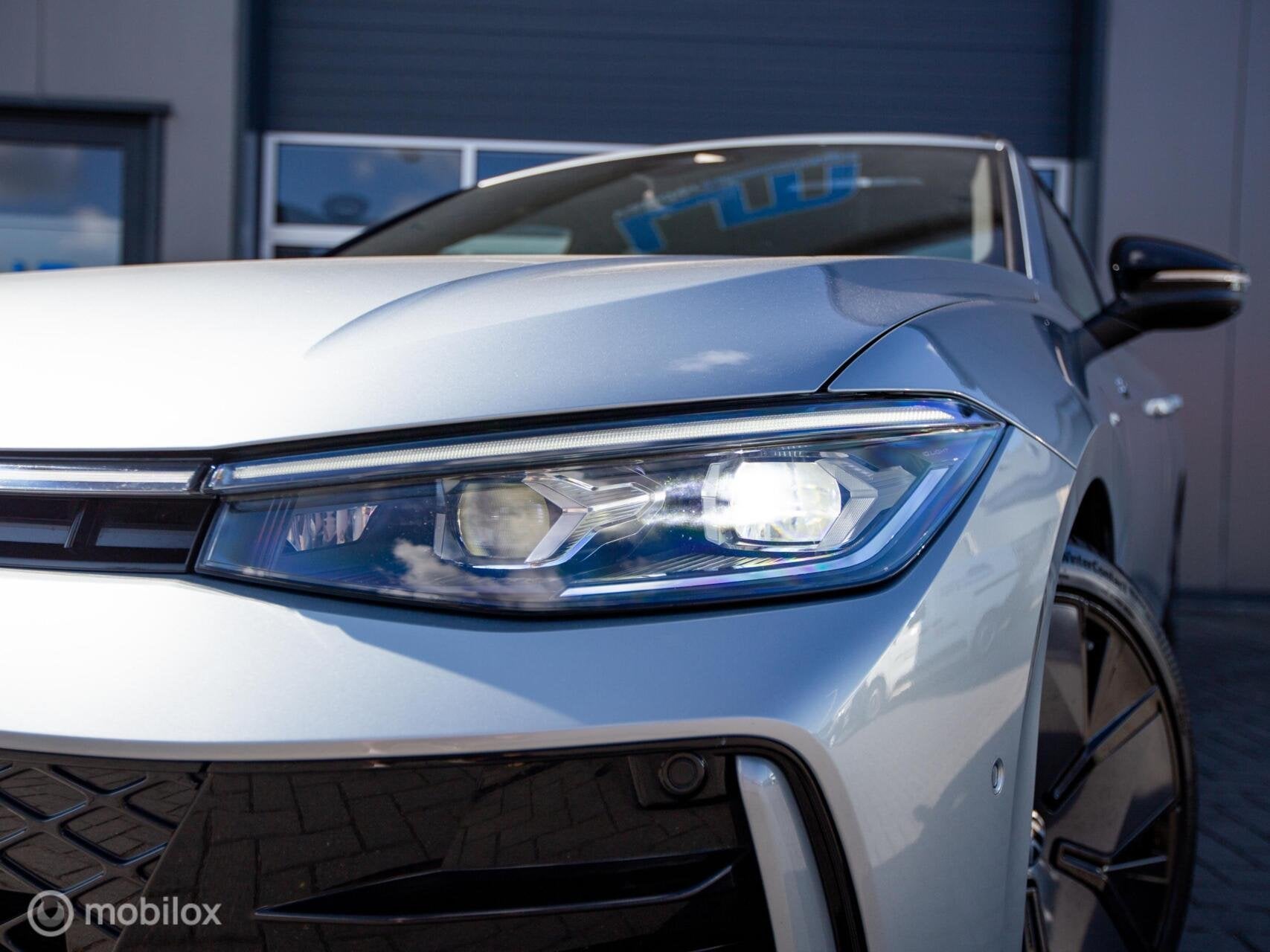Volkswagen Passat Variant 1.5 eTSI R-Line Massage|PANO|Trekh, Euro 6, 4 cilinders, 150 pk, Origineel Nederlands