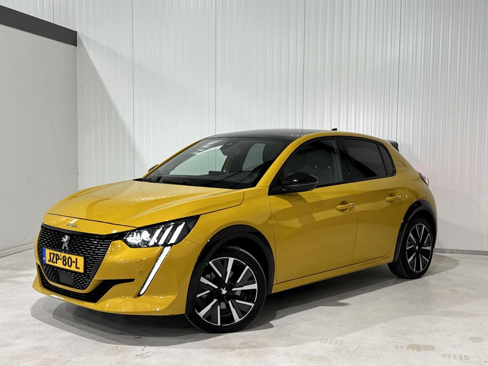 Peugeot 208 1.2 Pure Tech GT Line|PANO|360 CAMERA|LANE ASSIS, Auto's, 101 pk, Gebruikt, Met garantie (alle), Geel