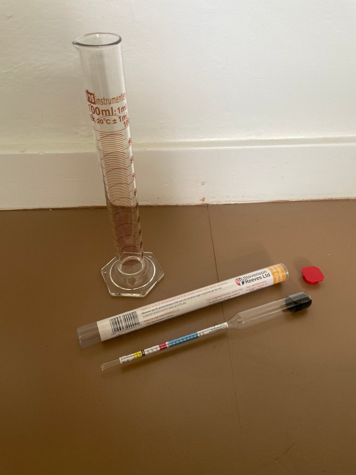 Hydrometer en maatcilinder voor wijn- en bierbereiding, Doe-het-zelf en Verbouw, Ophalen of Verzenden, Nieuw, Inhoud