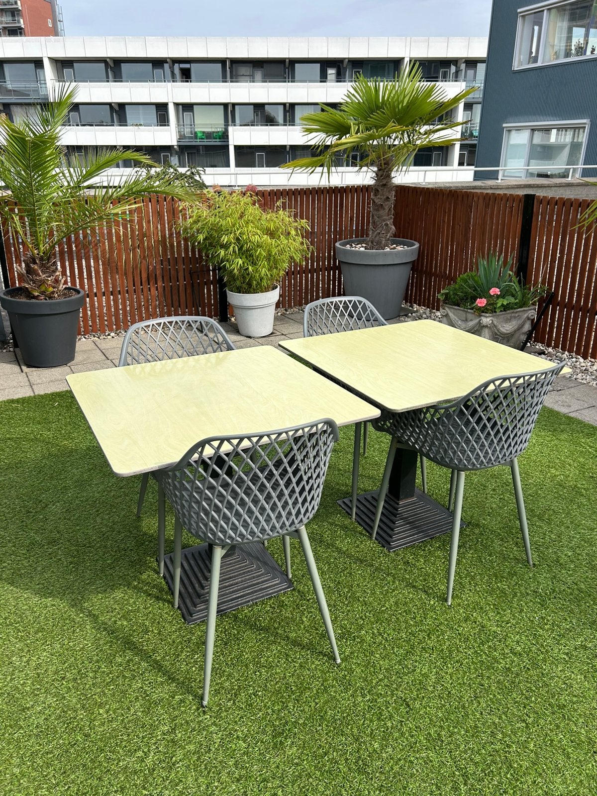 2 bistro setjes, Tuin en Terras, Tuinsets en Loungesets, Ophalen, 4 zitplaatsen, Kunststof, Gebruikt