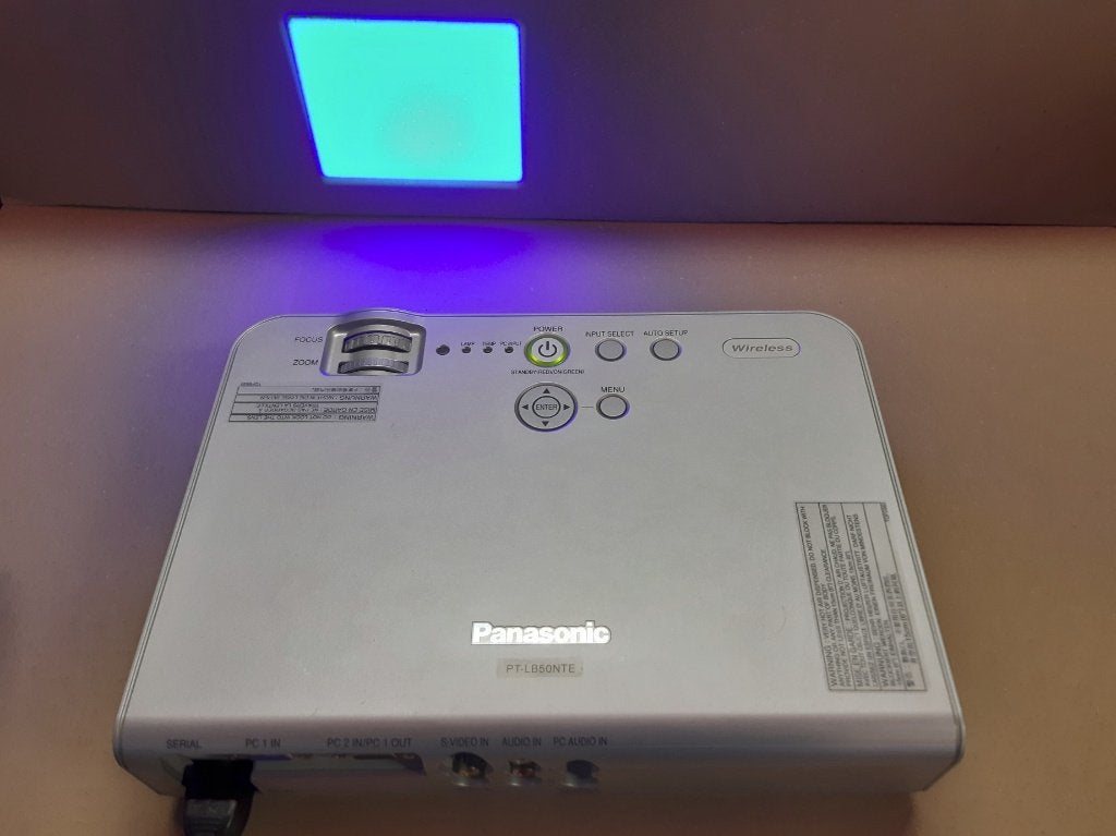 Panasonic PT-LB50NTE, Ophalen of Verzenden, Gebruikt, LED
