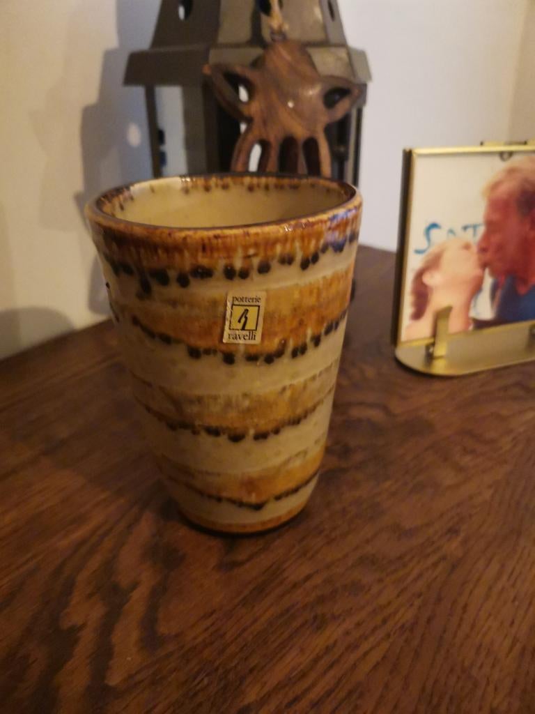 Retro bloempot van aardewerk - Handwerk Club, Gebruikt, Overige kleuren, Aardewerk of Porselein, Ophalen of Verzenden