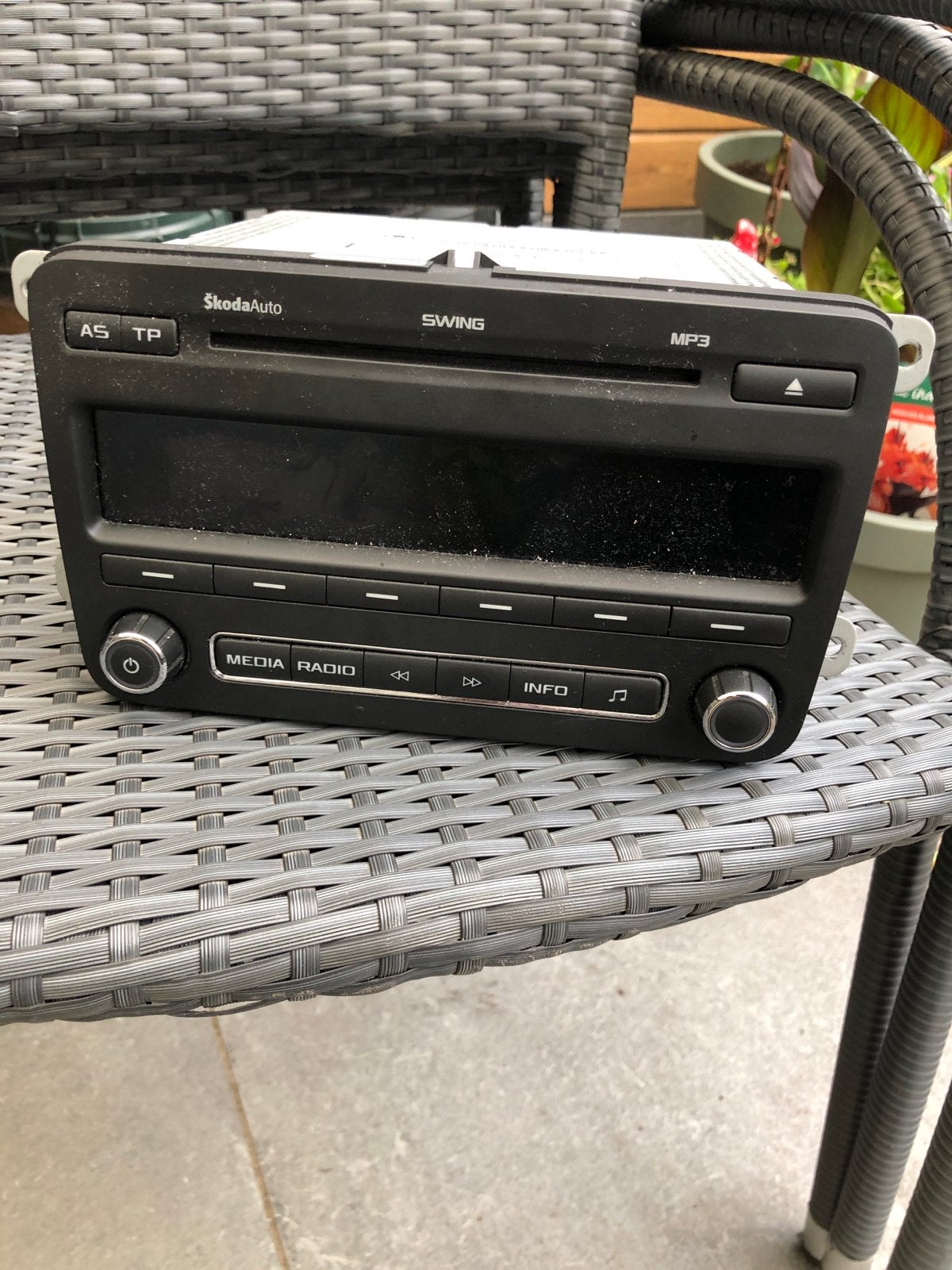 SkodaAuto SWING MP3 Radio - 5J0 035 161 C, Ophalen, Gebruikt