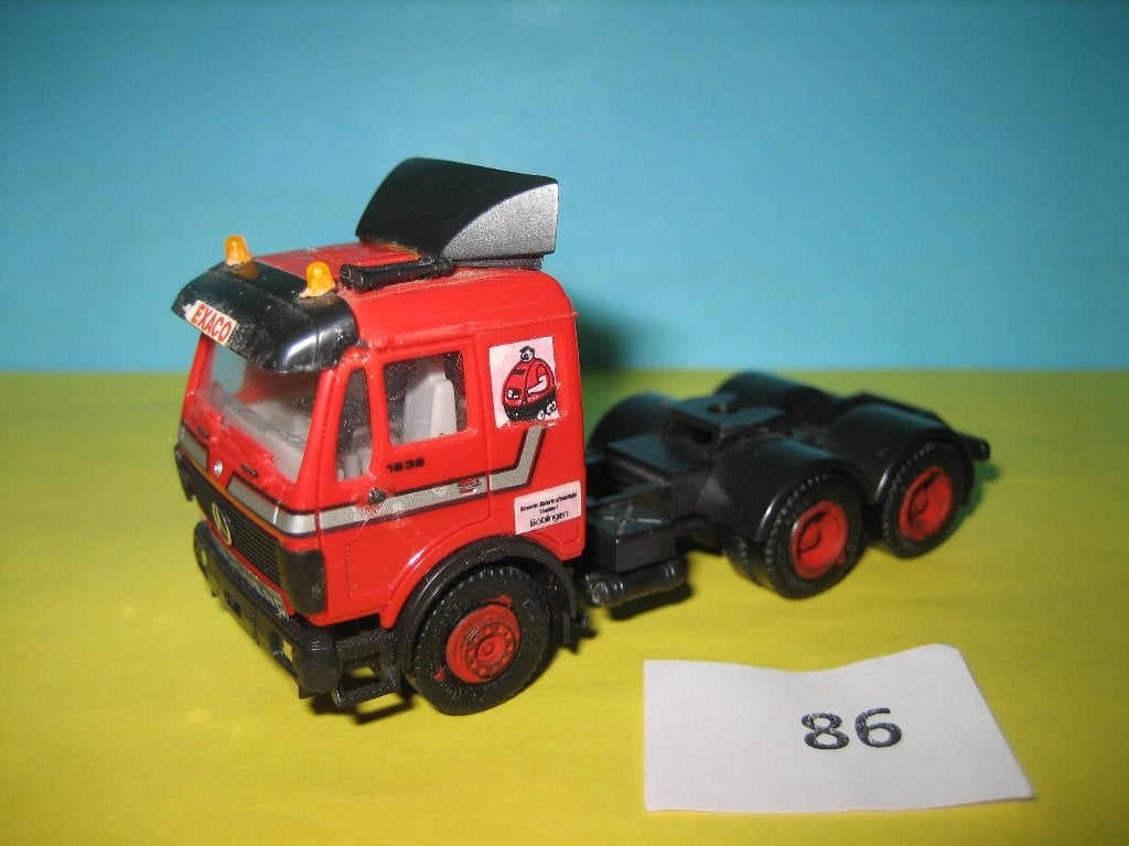 Tr-86  Kleusberg  MERCEDES truck  3-asser  Herpa, Hobby en Vrije tijd, Modelauto's | 1:87, Ophalen of Verzenden, Zo goed als nieuw