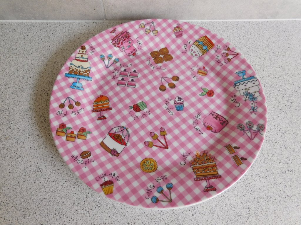 Bord 27 cm. Cup Cake Party by Xenos, Overige merken, Ophalen of Verzenden, Zo goed als nieuw, Bord(en)