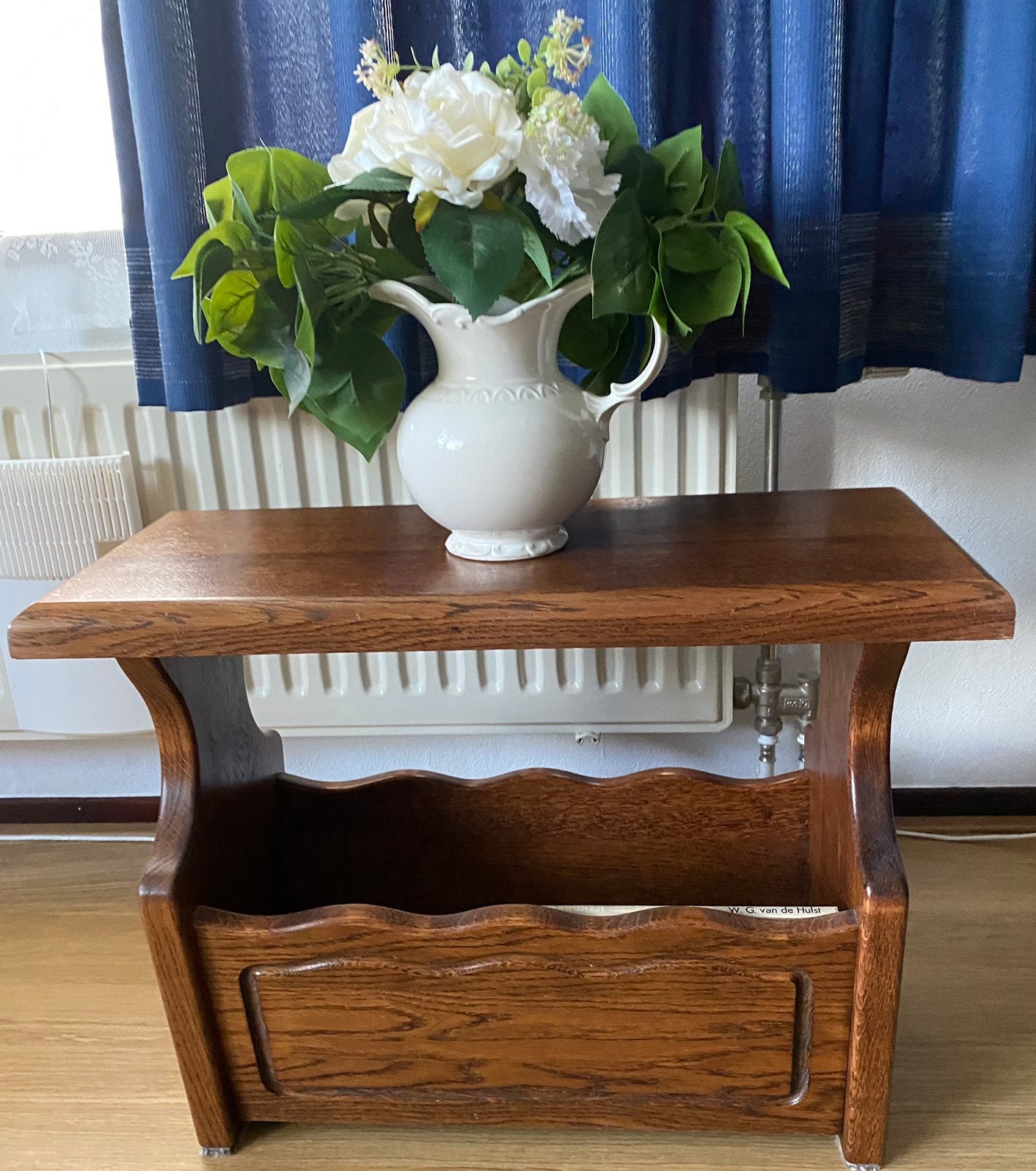 Lectuurbak eo bijzettafel: top staat; 35 E! warm eiken, Huis en Inrichting, Woonaccessoires | Krantenbakken en Lectuurbakken, Ophalen of Verzenden