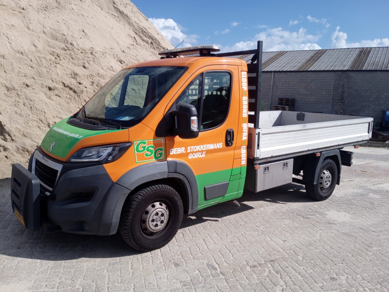 Peugeot Boxer 2.2HDI 149pk open laadbak 2015, Auto's, Voorwielaandrijving, Euro 5, Zwart, 3000 kg