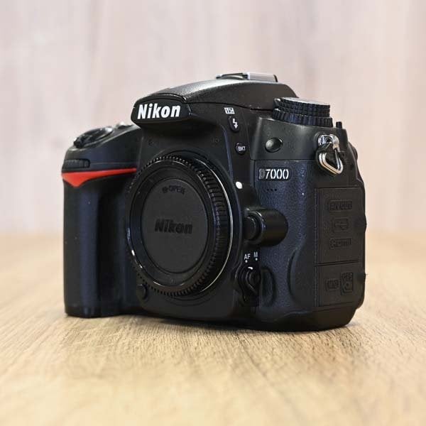 Nikon D7000 Body, Info@nikon.com, Gebruikt, Accu, Spiegelreflex
