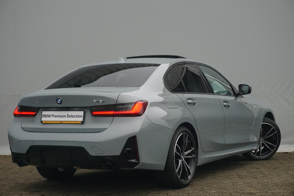 BMW 3 Serie Sedan 318i M sport / Trekhaak / Schuif- Kantelda, Automaat, Achterwielaandrijving, Euro 6, Met garantie (alle)