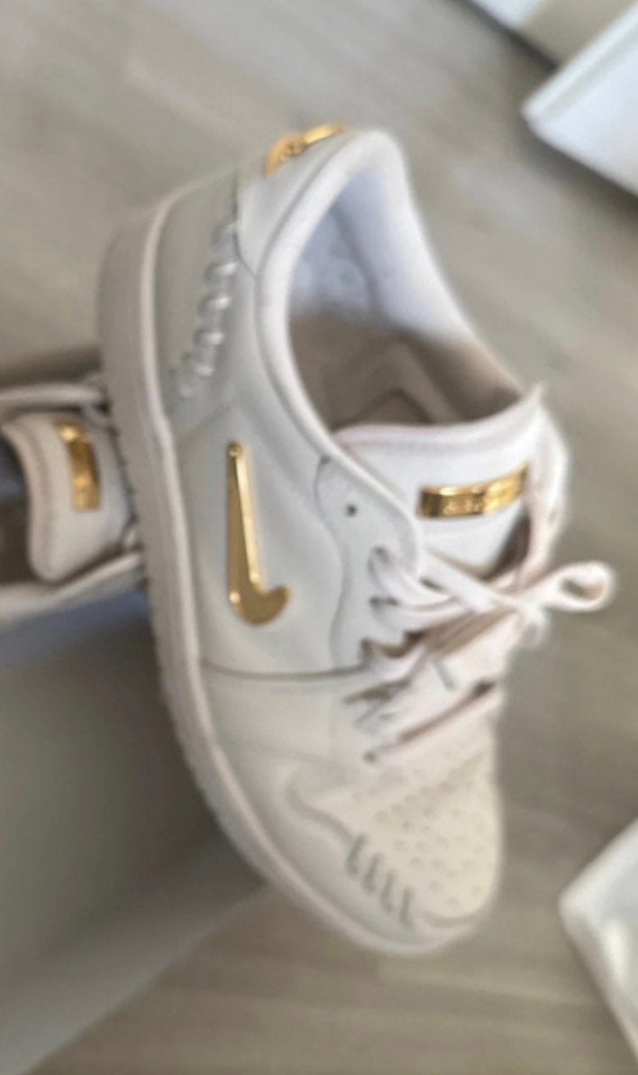 Nike dames schoenen, Ophalen of Verzenden, Zo goed als nieuw, Beige, Sneakers of Gympen