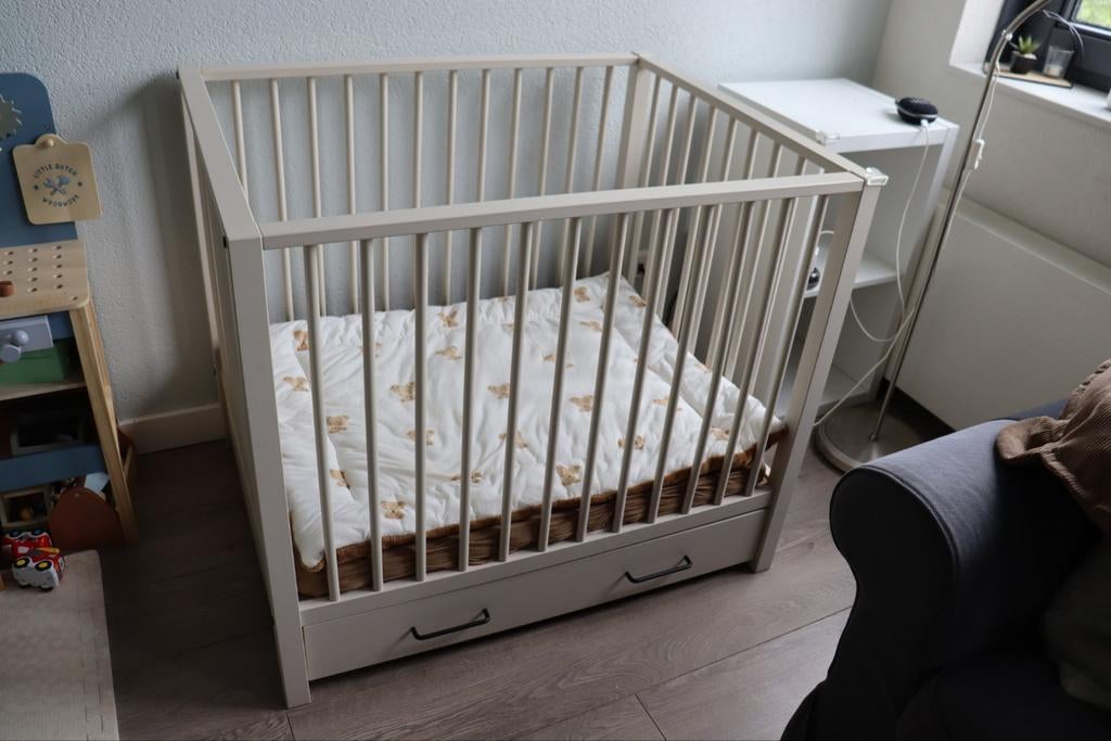 Kinderbox, Kinderen en Baby's, Boxen, Zo goed als nieuw, Rechthoekig, In hoogte verstelbaar, Boxkleed, Lade, Ophalen