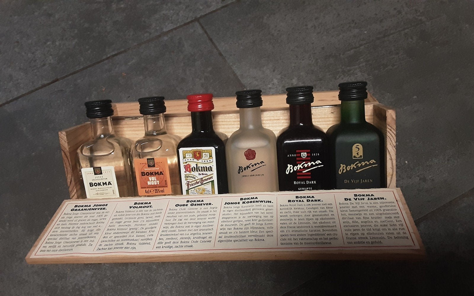BOKMA miniatuur collectie jenever / korenwijn in kistje, Verzamelen, Ophalen