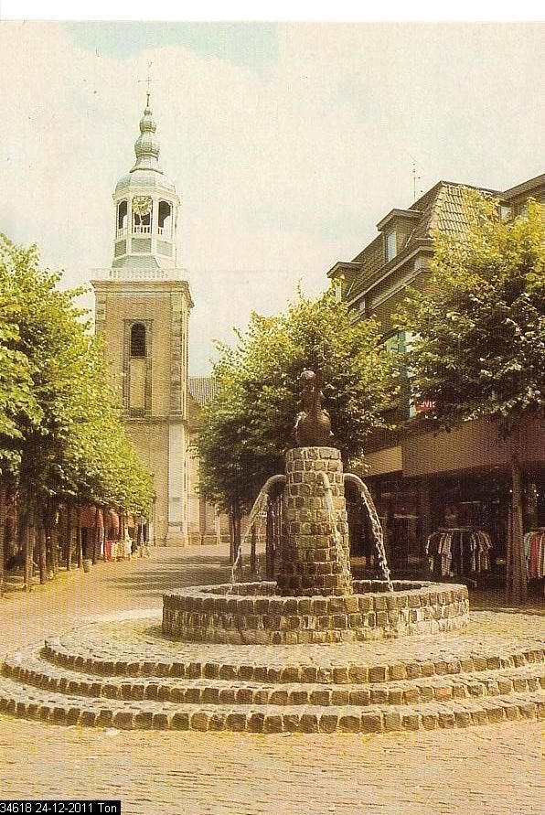 Ansichtkaart 	Almelo	NH Kerk	met oude fontein, Verzenden, 1960 tot 1980, Ongelopen, Overijssel