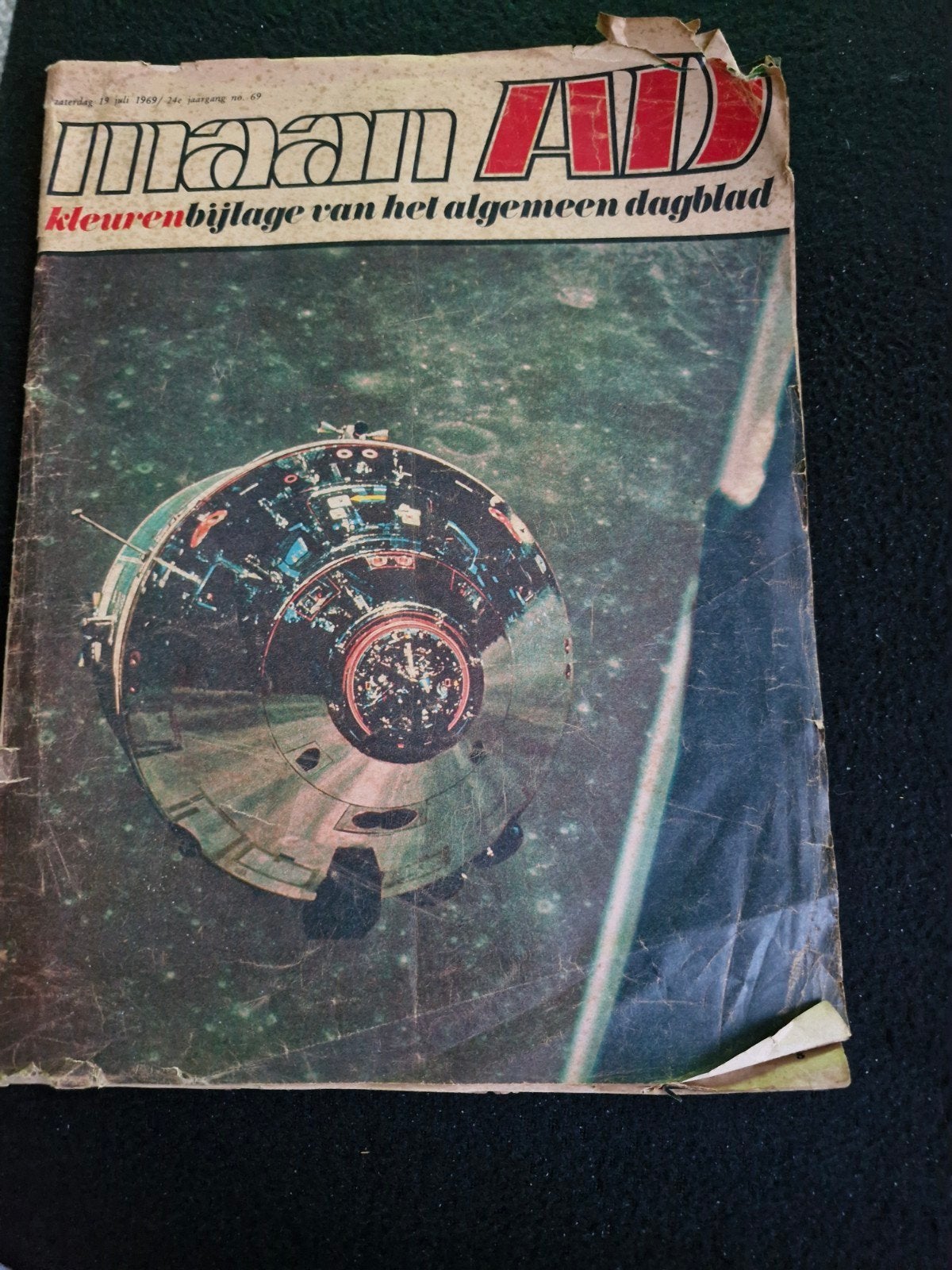 Maan AD Kleurenbijlage Algemeen Dagblad 1969, Ophalen of Verzenden, Gelezen, Overige typen