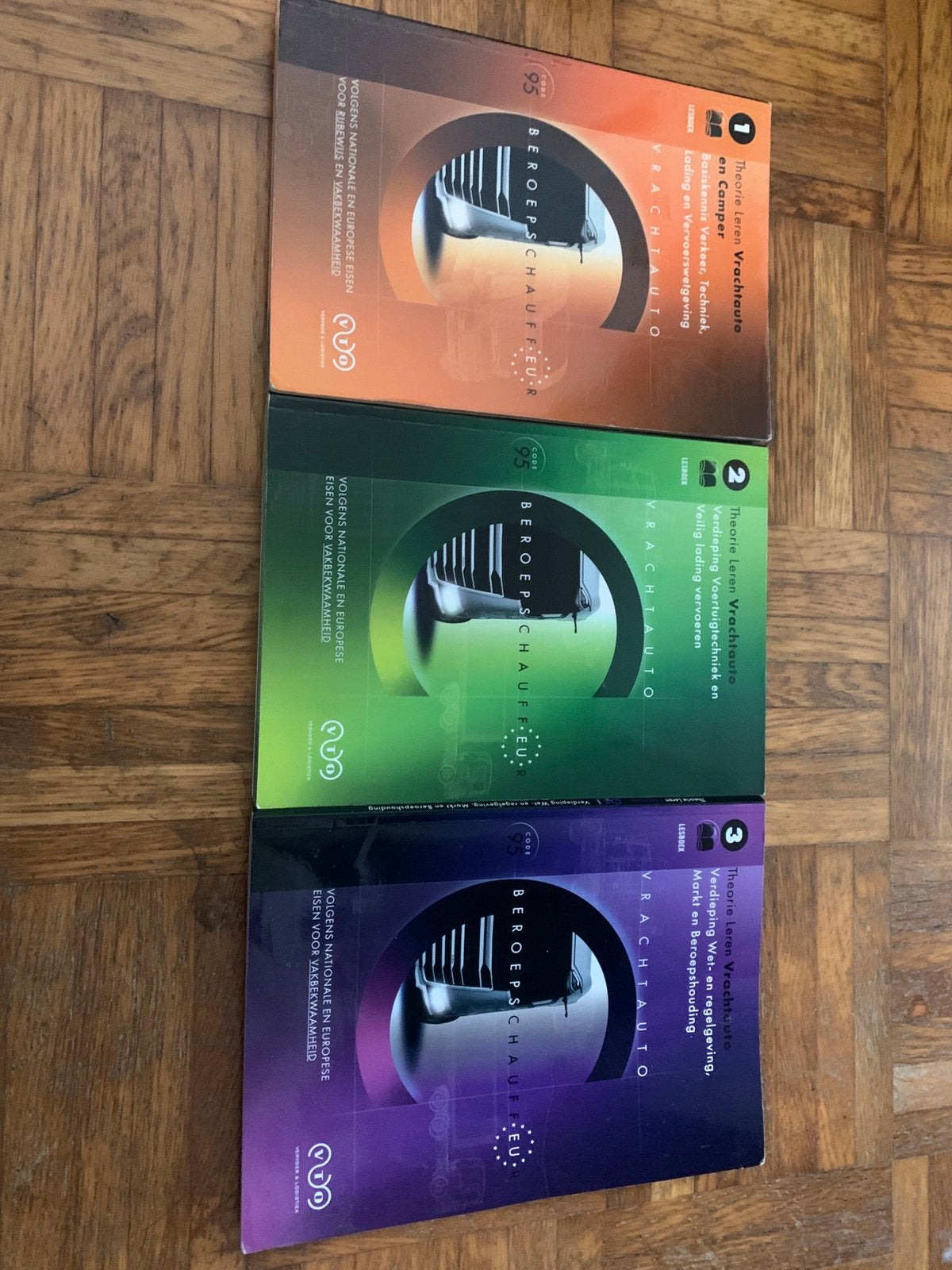 Theorieboeken vrachtwagen, Boeken, Ophalen, Alpha, Zo goed als nieuw, MBO