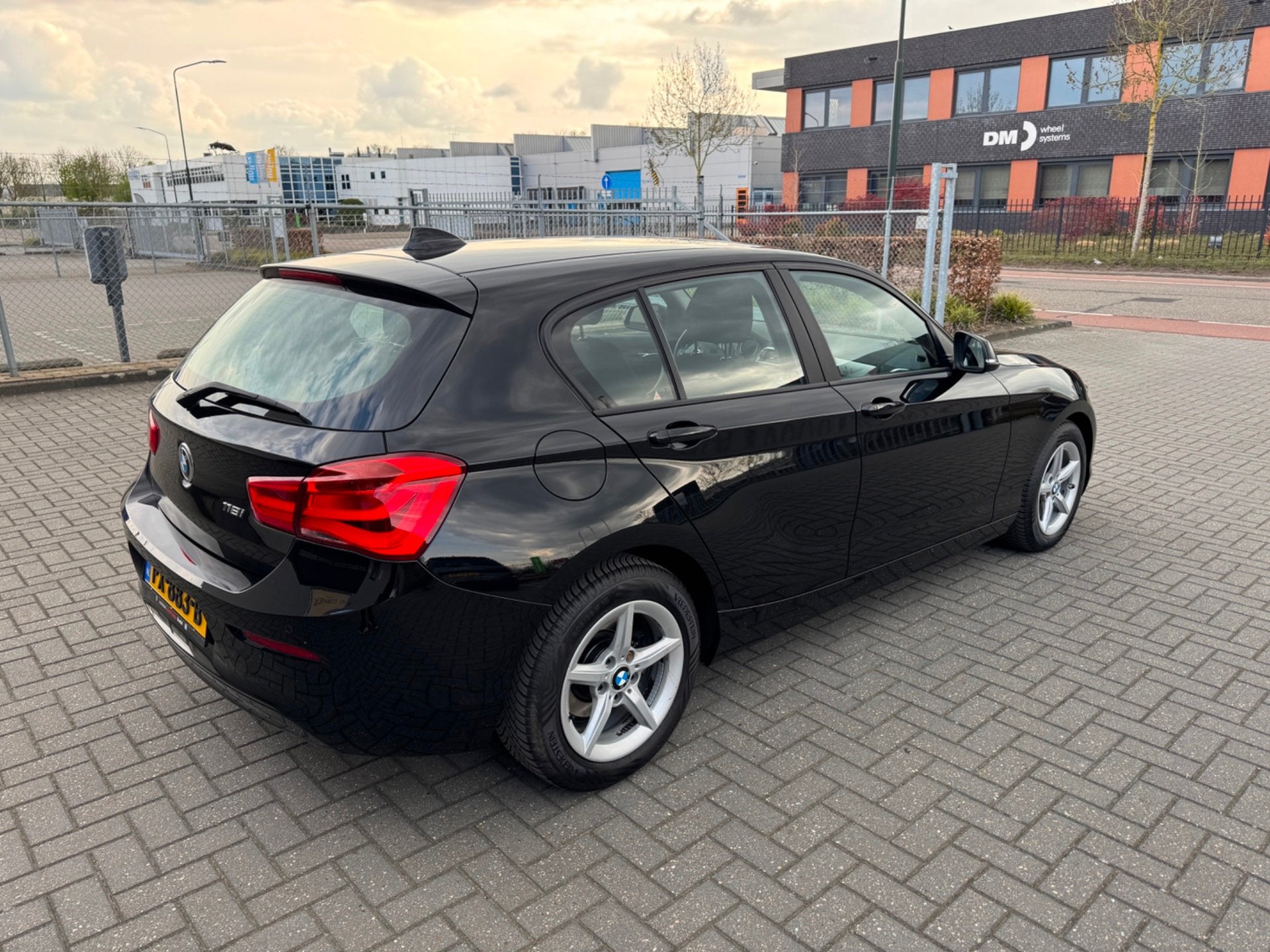 BMW 1-serie 118i Corporate Lease Executive, Auto's, BMW, 12 maanden, Gebruikt, Zwart, Origineel Nederlands
