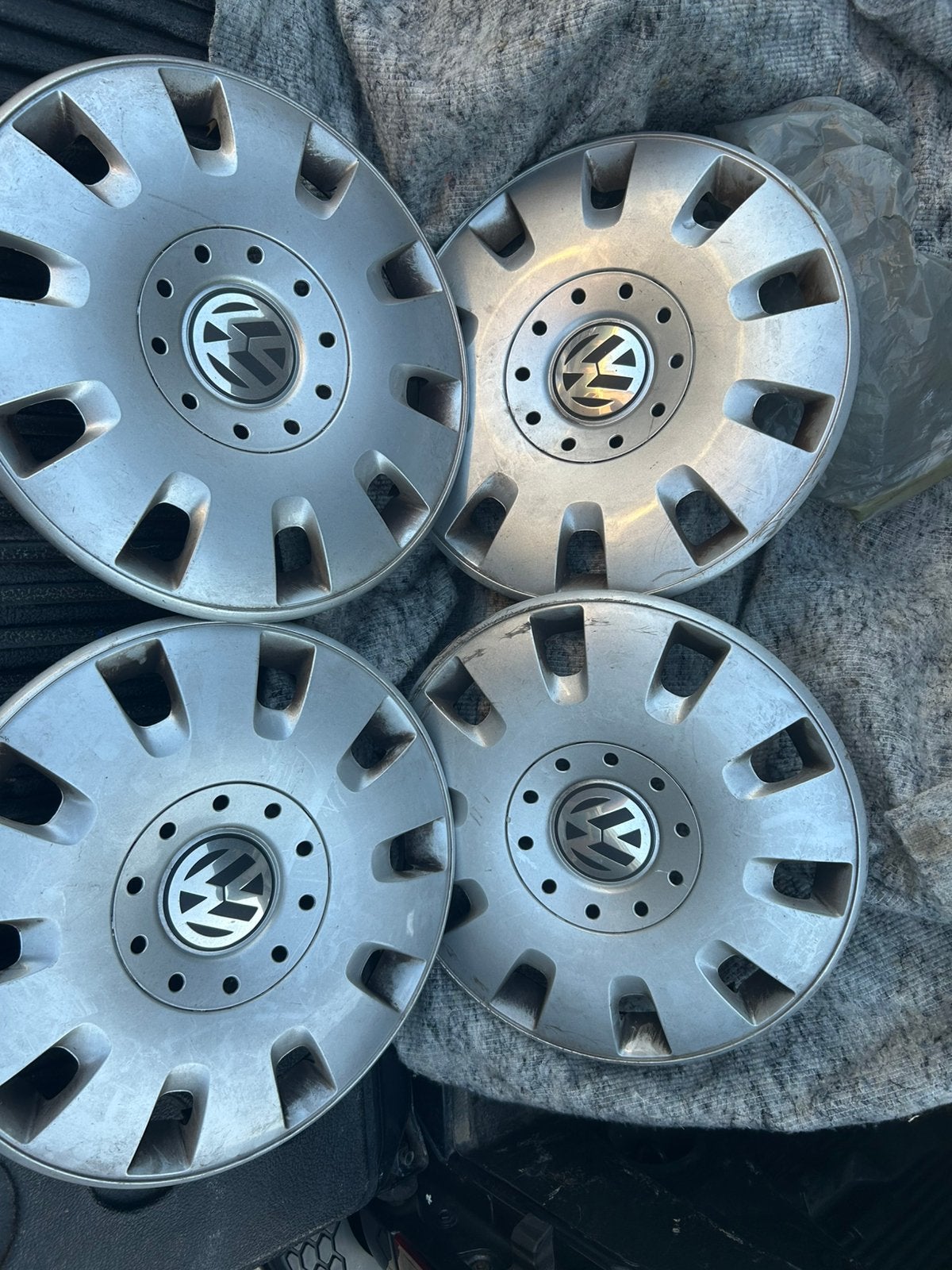 Wieldoppen Volkswagen 16 inch, Ophalen of Verzenden, Zo goed als nieuw