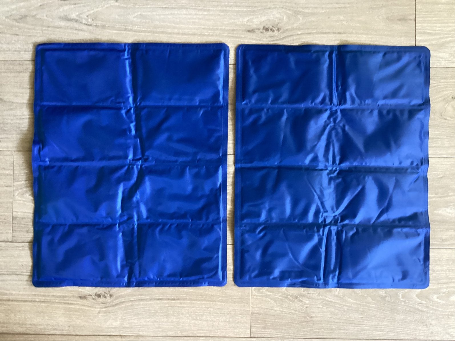 2 koelmatten voor hond of kat 40 x 50 cm nieuw, Ophalen of Verzenden, Nieuw, Overige typen
