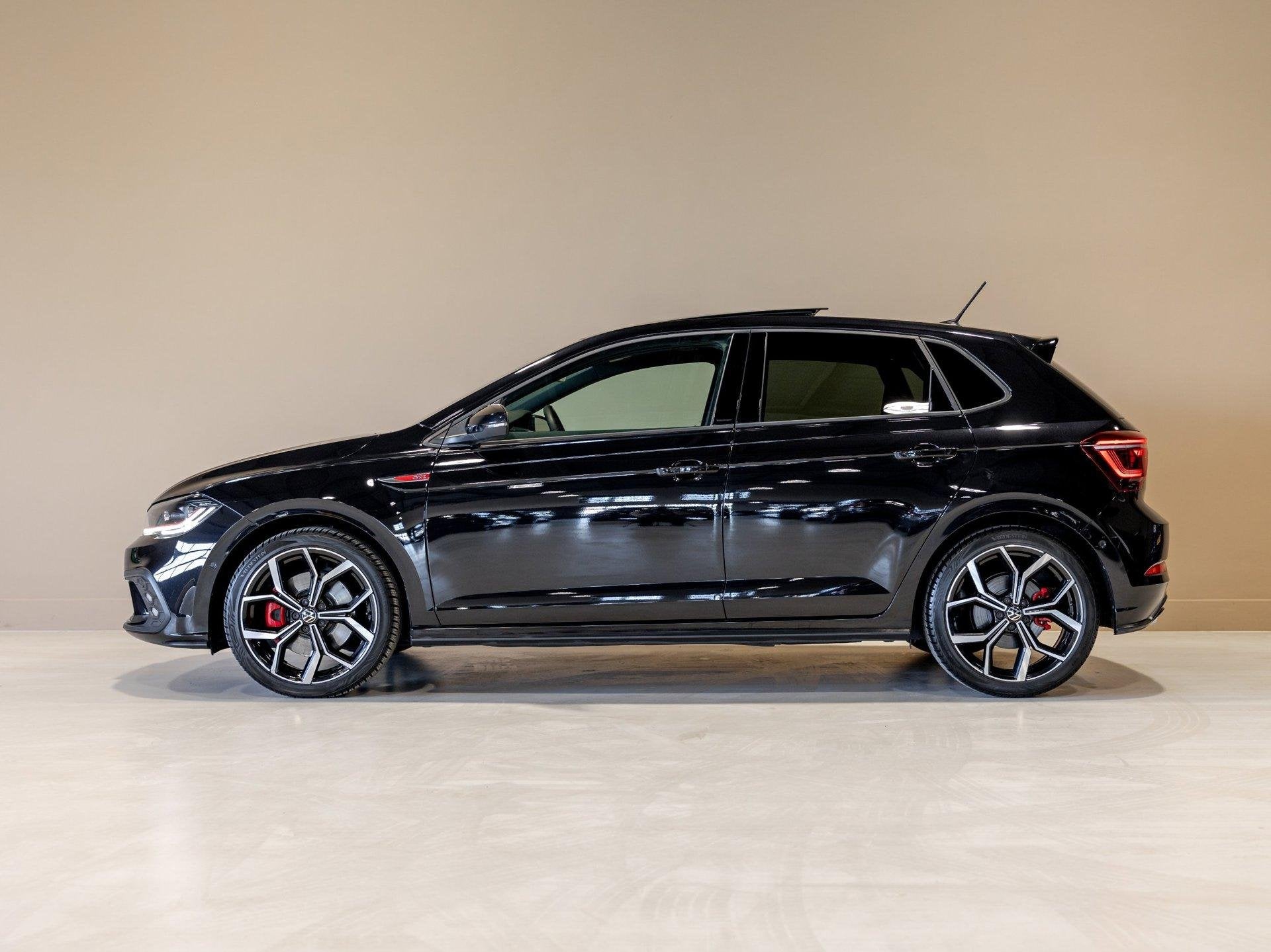 Volkswagen Polo 2.0 TSI GTI NL en BTW auto / Panorama dak /, Stof, Gebruikt, 4 cilinders, 1261 kg