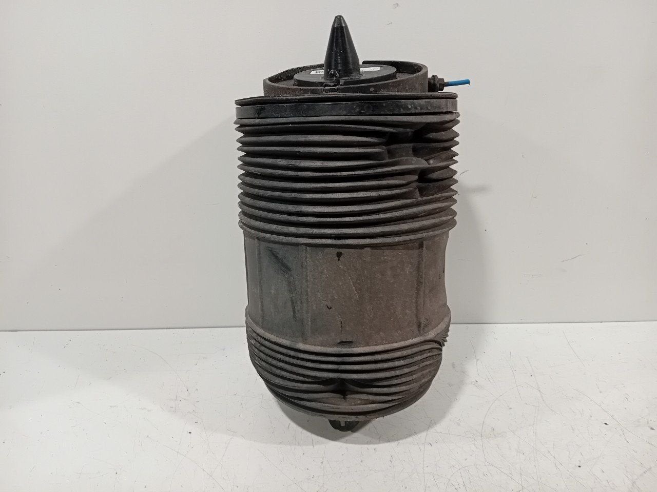 Veerluchtbalg Volkswagen Touareg, Onderdelen@venauto.nl, Van der Ven Autorecycling B.V., Gebruikt, Ettenseweg 76, 4706 PB Roosendaal, The Netherlands