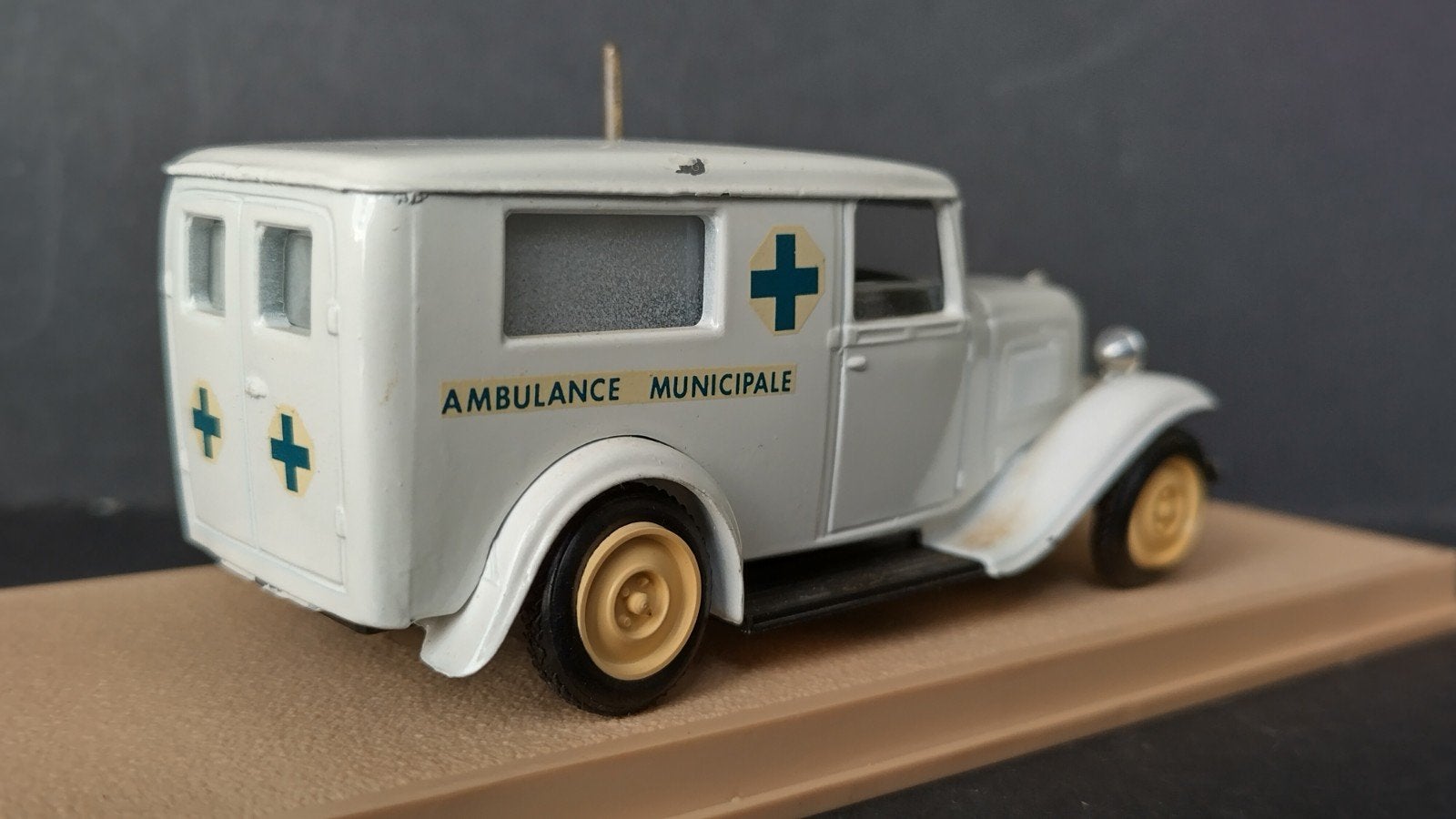 Citroen 500.kgs Ambulance 1:43 Eligor Pol, Overige merken, Auto, Verzenden, .
