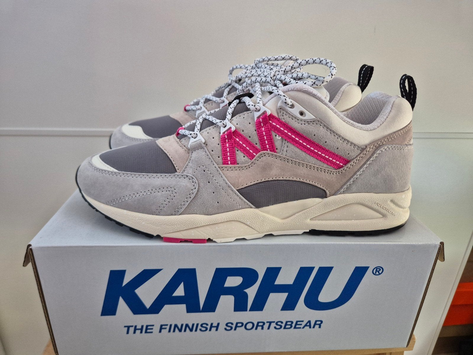 Karhu Fusion 2.0 Dawn Blue/Rainy Day/Pink 44.5  - Nieuw, Overige kleuren, Karhu, Nieuw, Ophalen of Verzenden