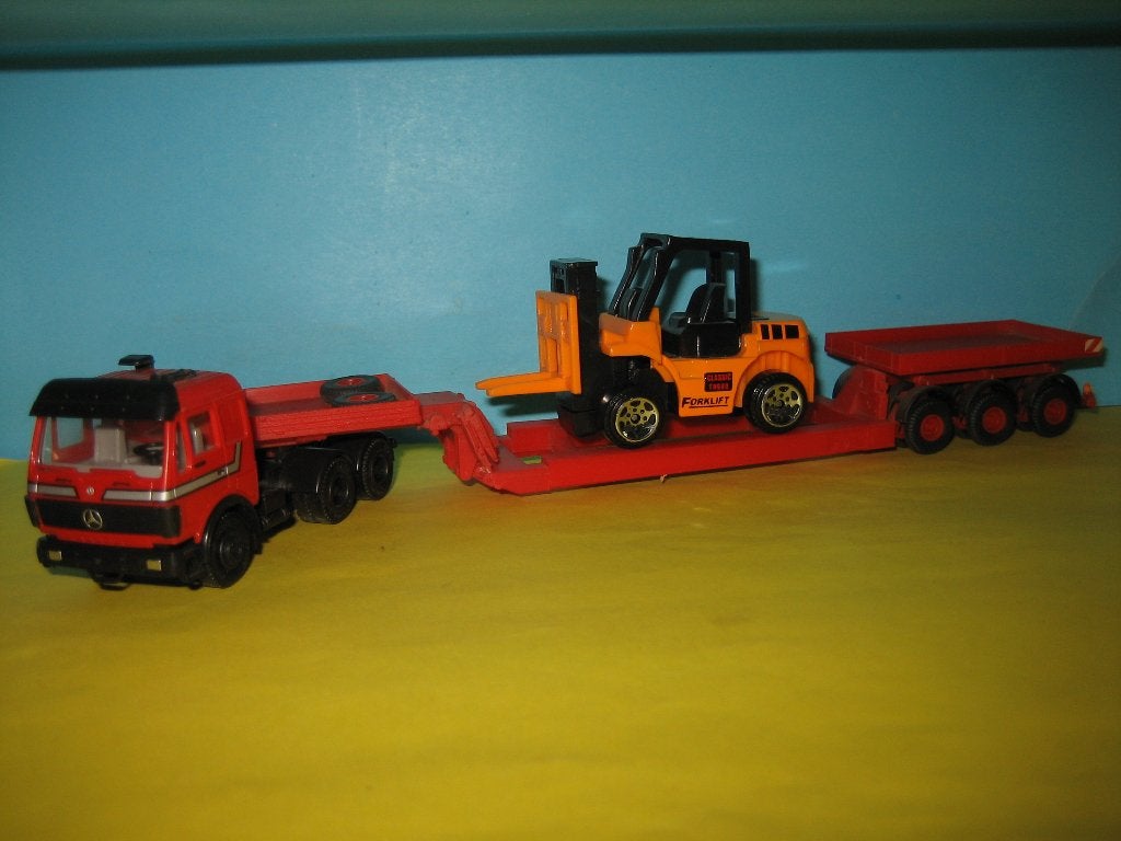 Dieplader  MERCEDES compleet met lading  Herpa, Ophalen of Verzenden, Zo goed als nieuw, Bus of Vrachtwagen, Herpa