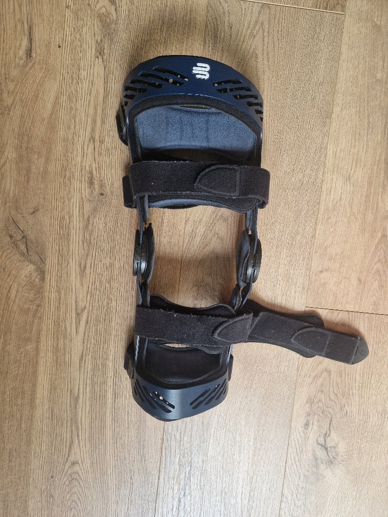 Knie brace rechts, Diversen, Braces, Ophalen of Verzenden, Gebruikt
