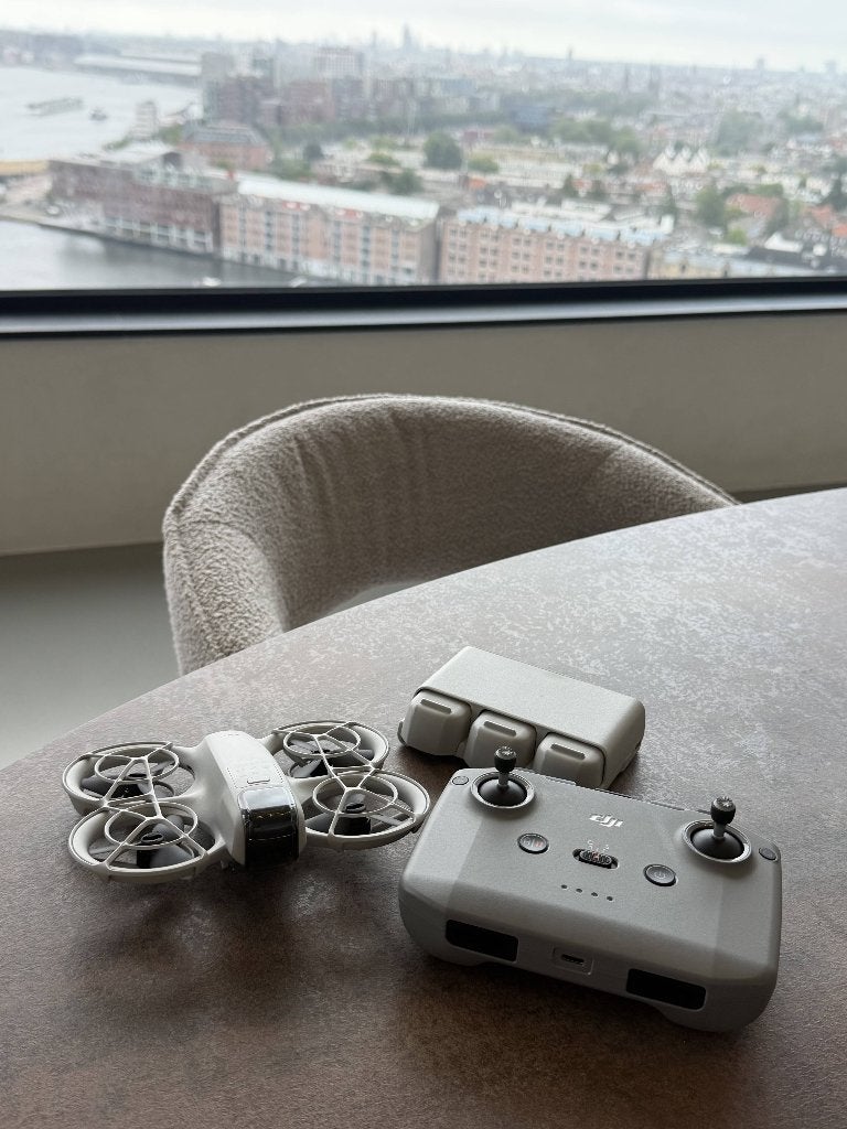 DJI Neo Fly More Combo + Remote Controller + 3 Batteries, Ophalen of Verzenden, Zo goed als nieuw, Cameradrone, DJI