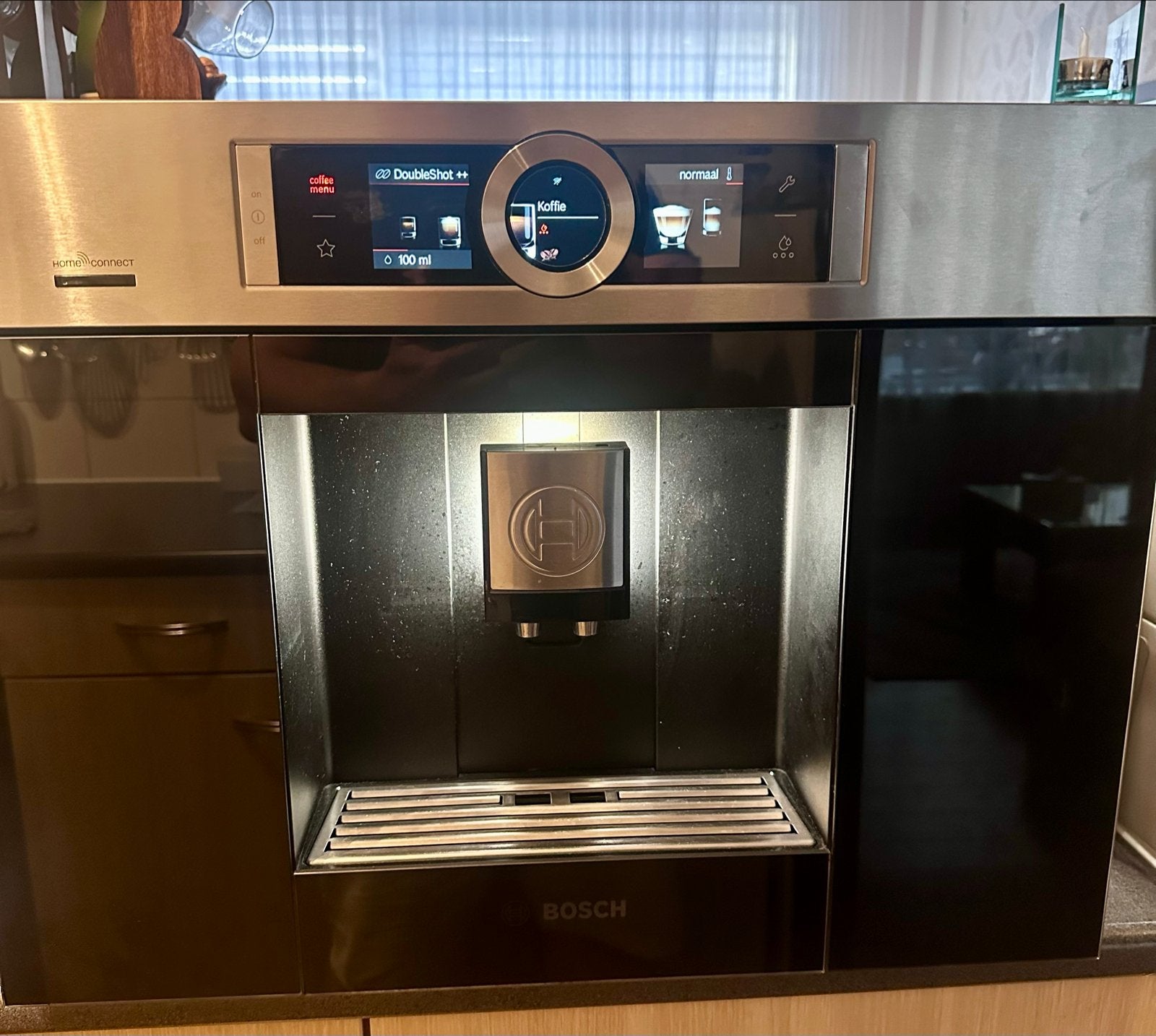 Bosch inbouw koffiemachine met Home Connect, Ophalen, Afneembaar waterreservoir, 10 kopjes of meer, Koffiemachine