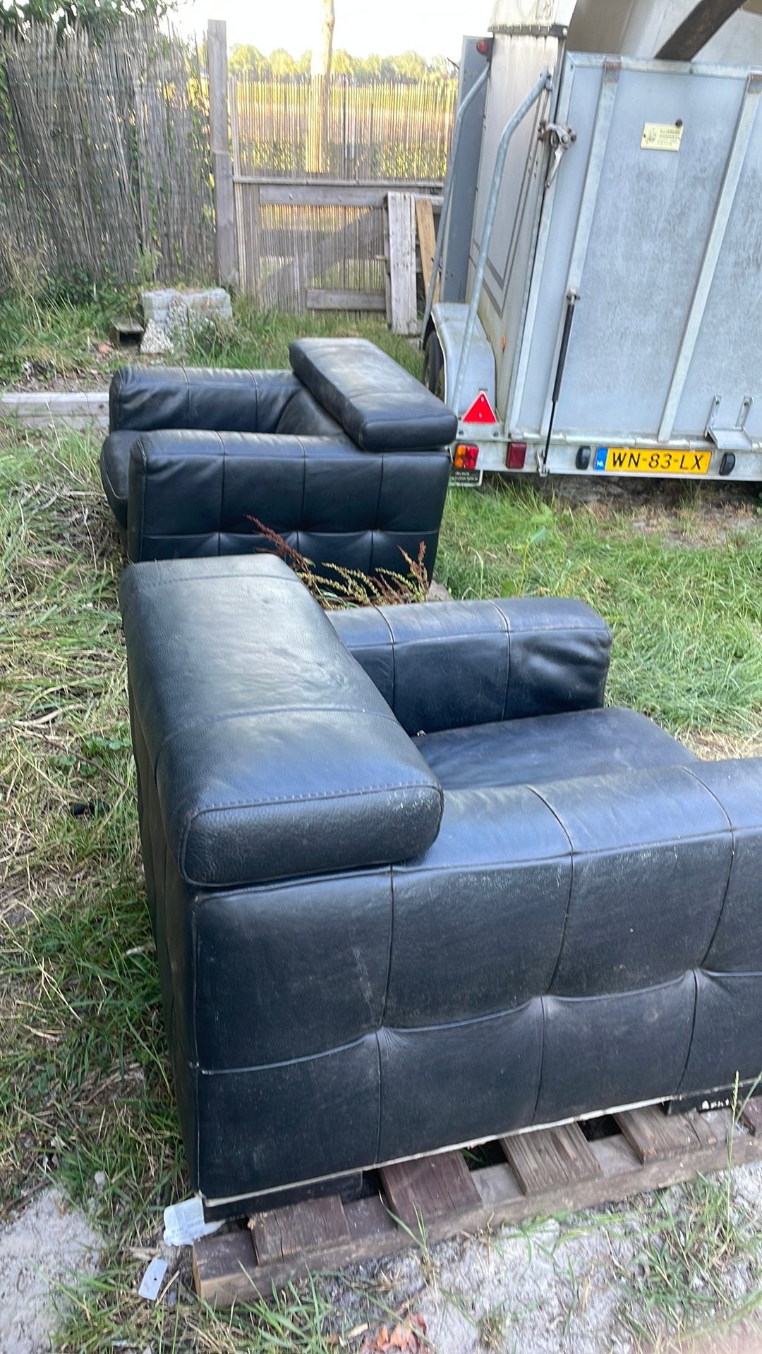 GRATIS 2 x natuzzi leren stoelen, Ophalen