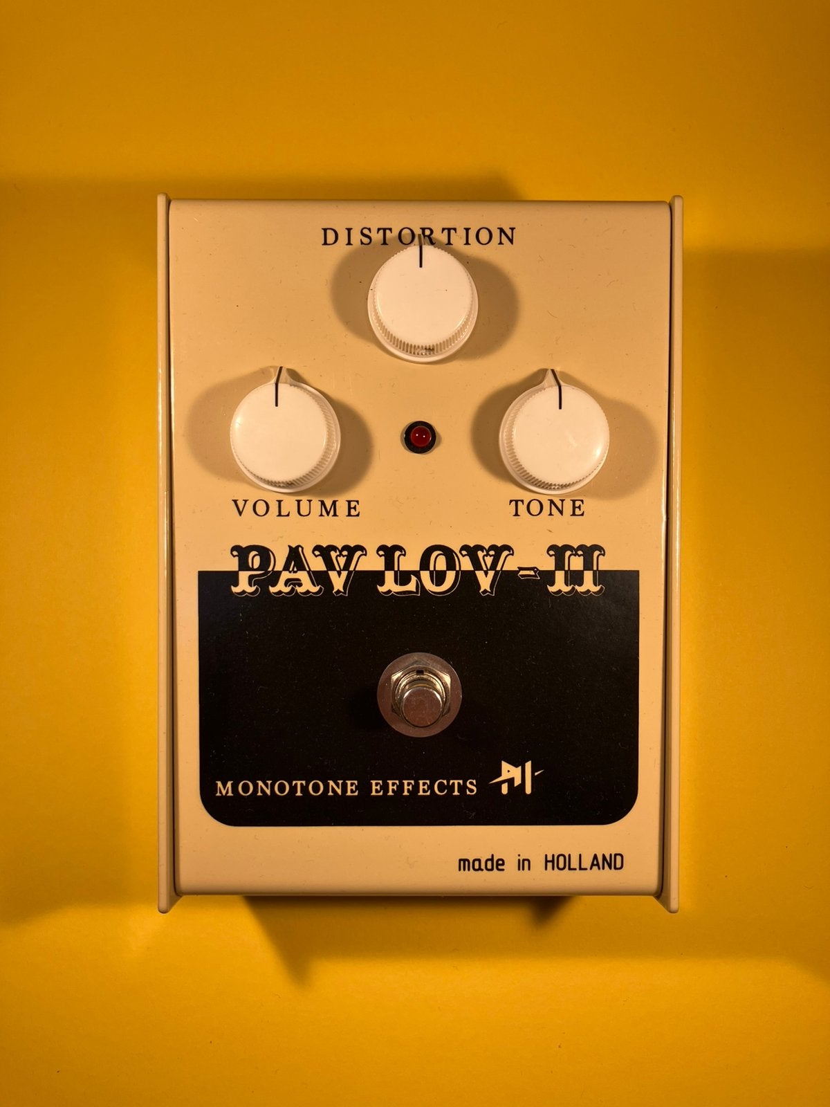 Monotone Effects PAV LOV ii - russian big muff civil war, Ophalen, Nieuw