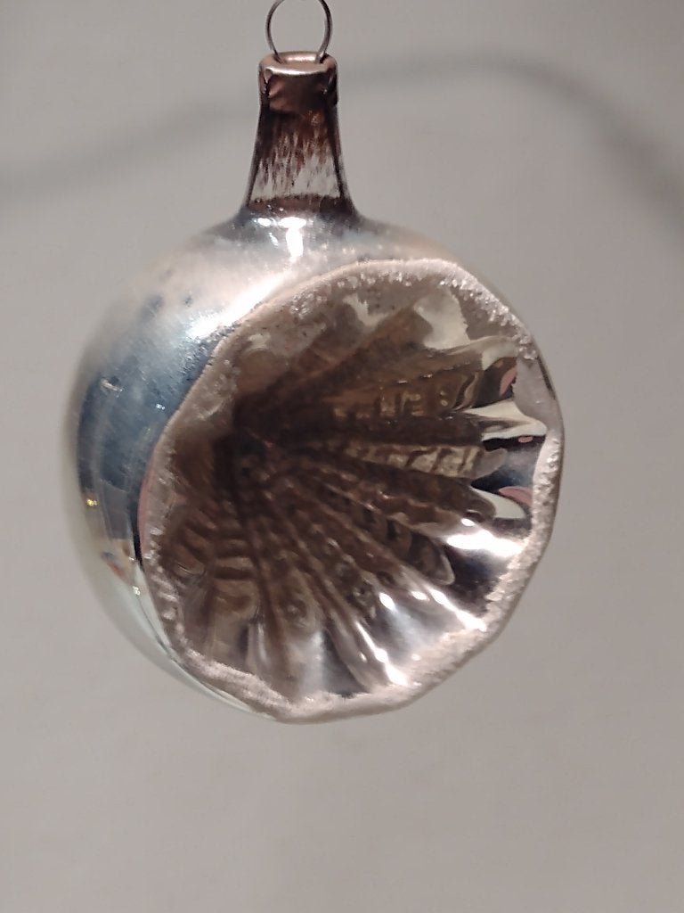 oude deukbal kerstbal zilver doorsnee 5 cm, Ophalen, Gebruikt