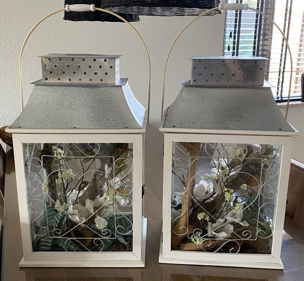 2 Lantaarns Inc Decoratie, Huis en Inrichting, Woonaccessoires | Kandelaars en Kaarsen, Ophalen, Lantaarn, Zo goed als nieuw, Wit