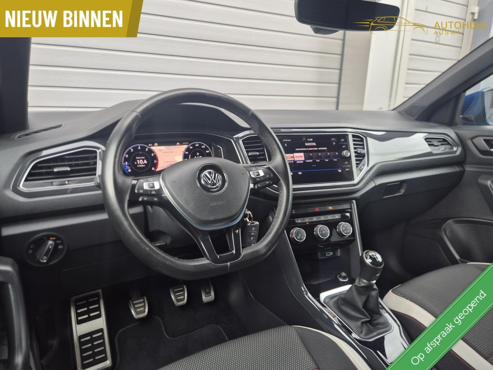 Volkswagen T-Roc 1.5 TSI Sport/Virtual/ACC/Dode/Lane/Carplay, Auto's, Voorwielaandrijving, Dealer onderhouden, Zwart, 4 cilinders