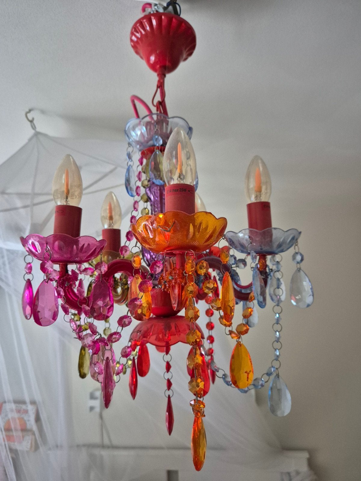 Kleurrijke kroonluchter met 5 lampen, Huis en Inrichting, Lampen | Kroonluchters, Gebruikt, Vrolijk, Kleurrijk, Speels, E14 (klein)