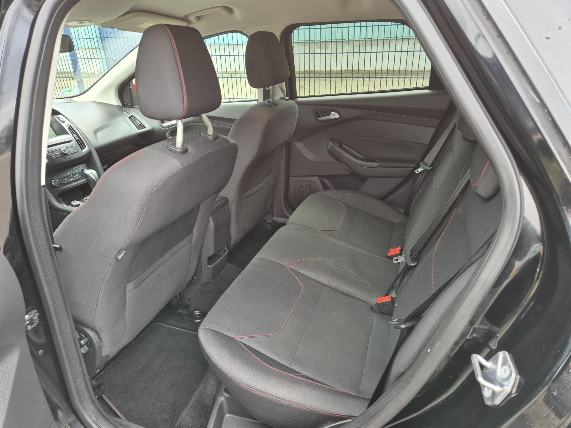 Foto 14 van Ford Focus Wagon 1.5 Black Edition ST Look *AKTIEPRIJS!