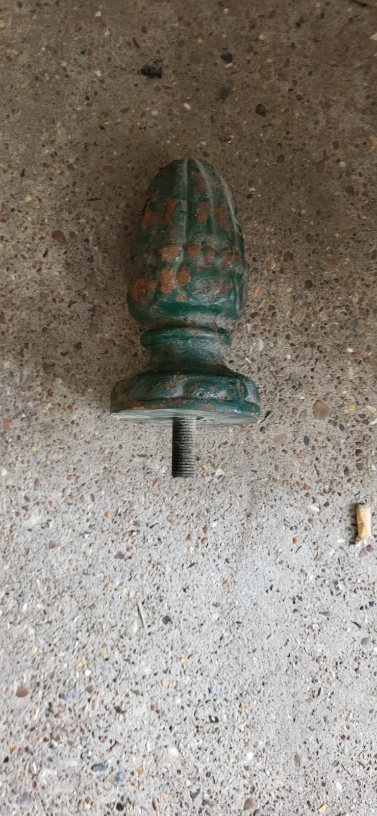 Gietijzeren Dennenappel Hekwerk Ornament, Tuin en Terras, Tuinhekken en Hekwerk, Ophalen of Verzenden, Gebruikt, IJzer, Sierhekwerk