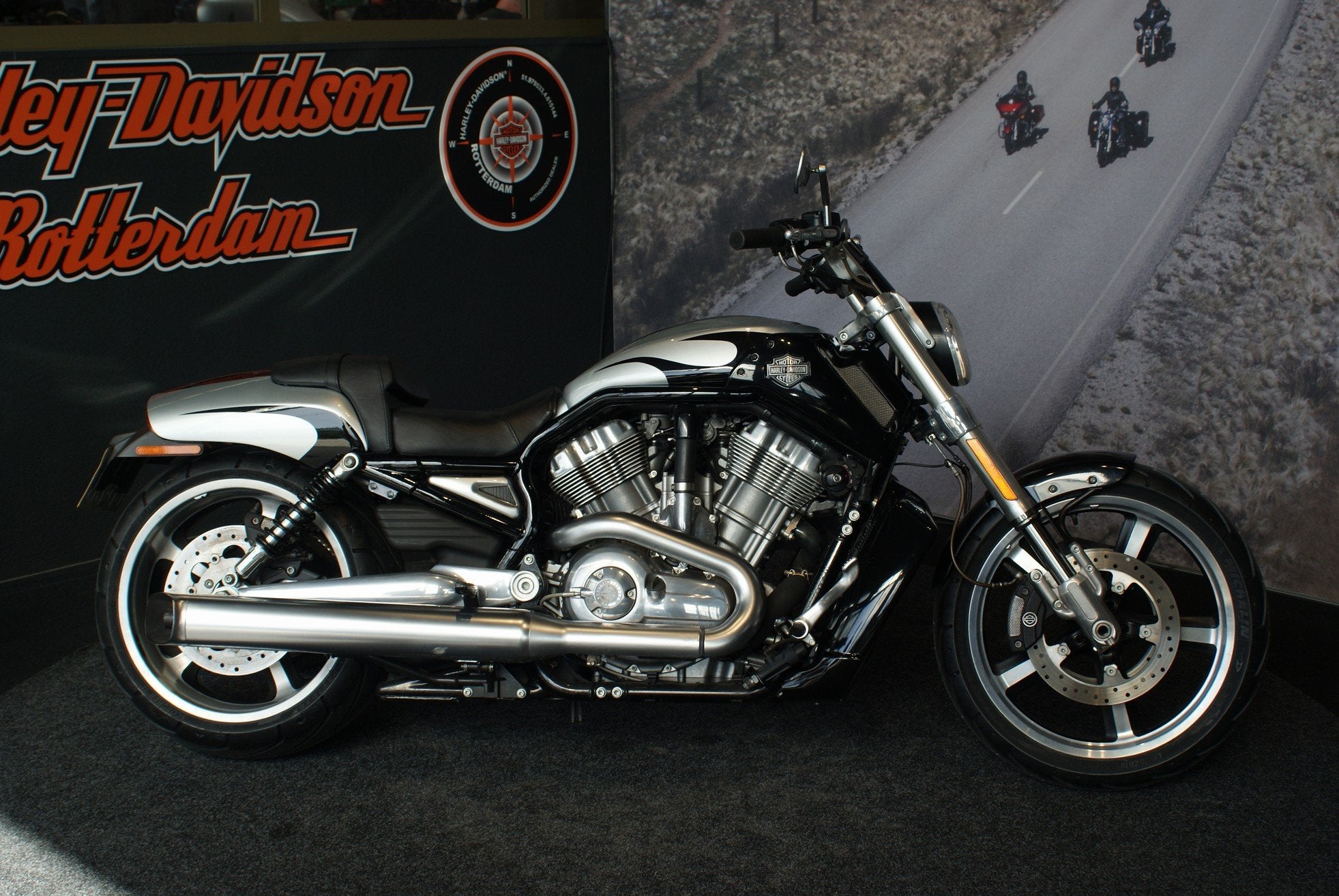 Harley-Davidson VRSCF V-Rod Muscle (bj 2009), Motoren, Laan van Vredenoord 33
2289 DA  RIJSWIJK, NL, Overig, Sales@harleydavidsonrotterdam.nl
