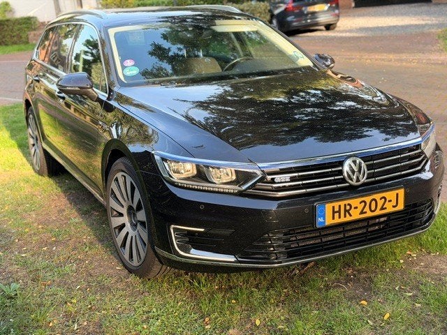Volkswagen Passat 1.4 TSI Phev 218pk 6-DSG Zwart | 2 sets LM, Dealer onderhouden, Stof, Zwart, Verwarmde buitenspiegels