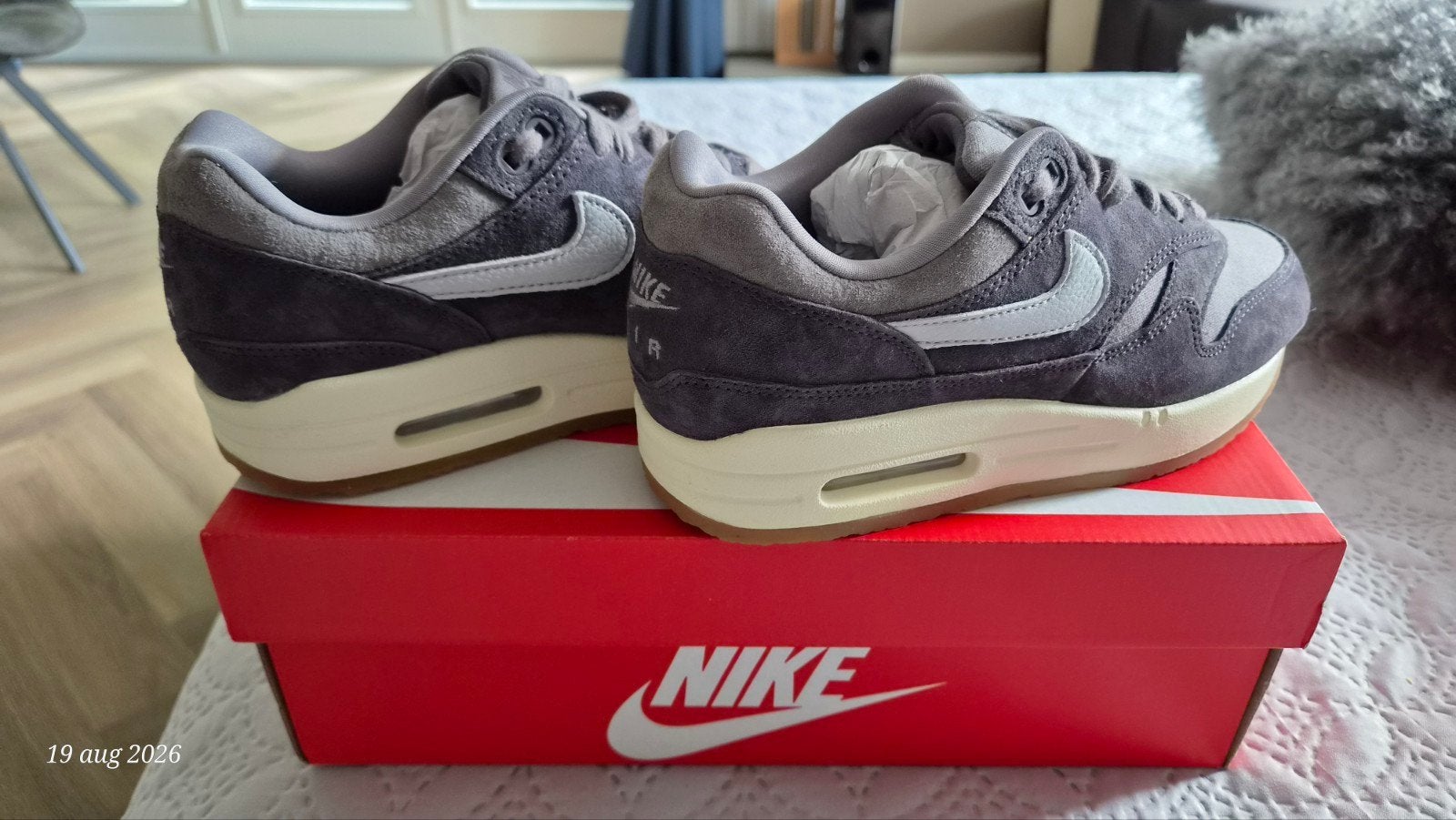 Nike Air Max 1 PRM Soft Grey/Neutral Grey - Maat 37.5, Nieuw, Ophalen of Verzenden, Sneakers of Gympen, Grijs