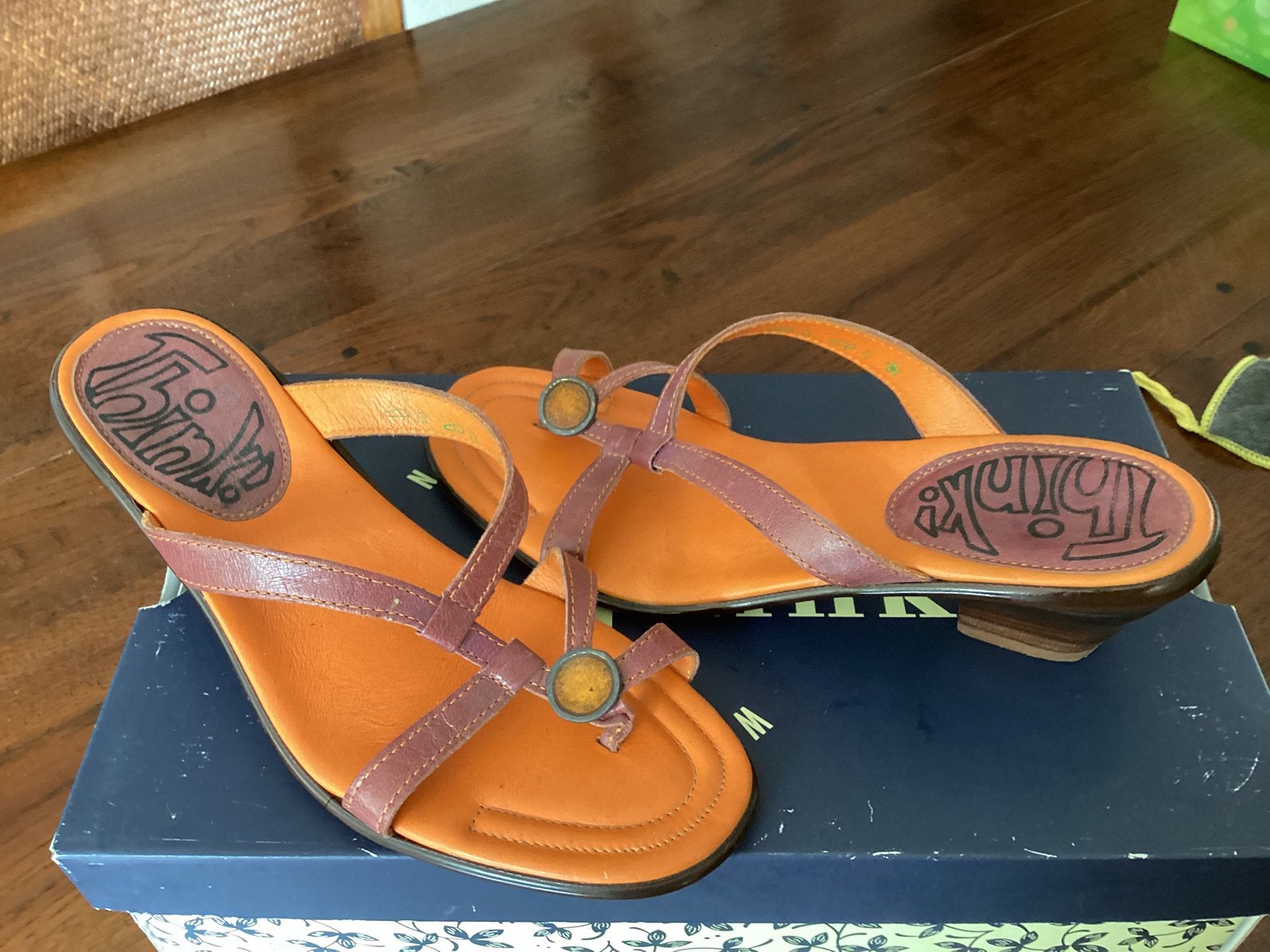 Slippers mt 38 van Think, Ophalen of Verzenden, Zo goed als nieuw